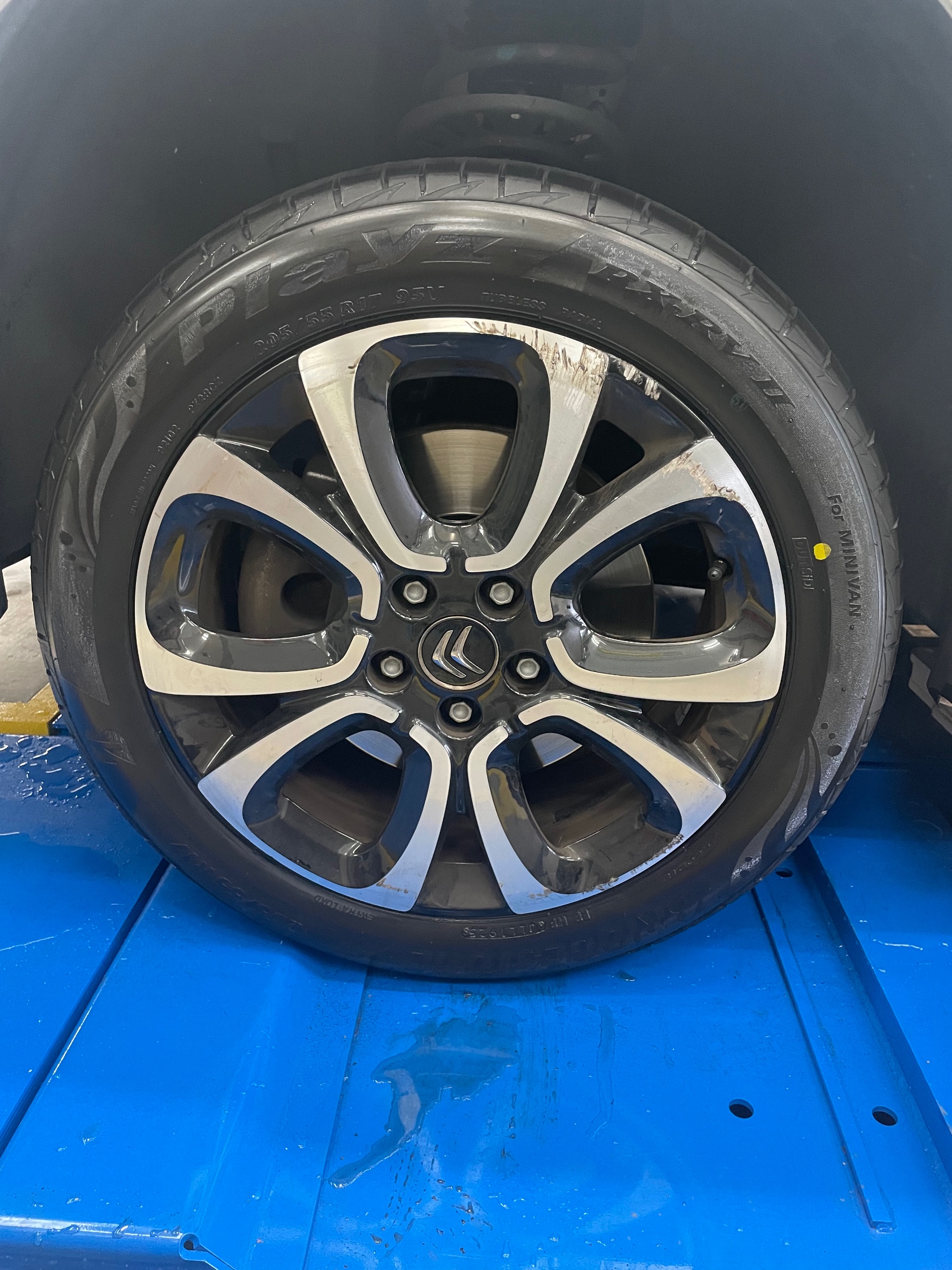 XL（エクストラロード）規格のタイヤ交換 | タイヤ タイヤ・ホイール