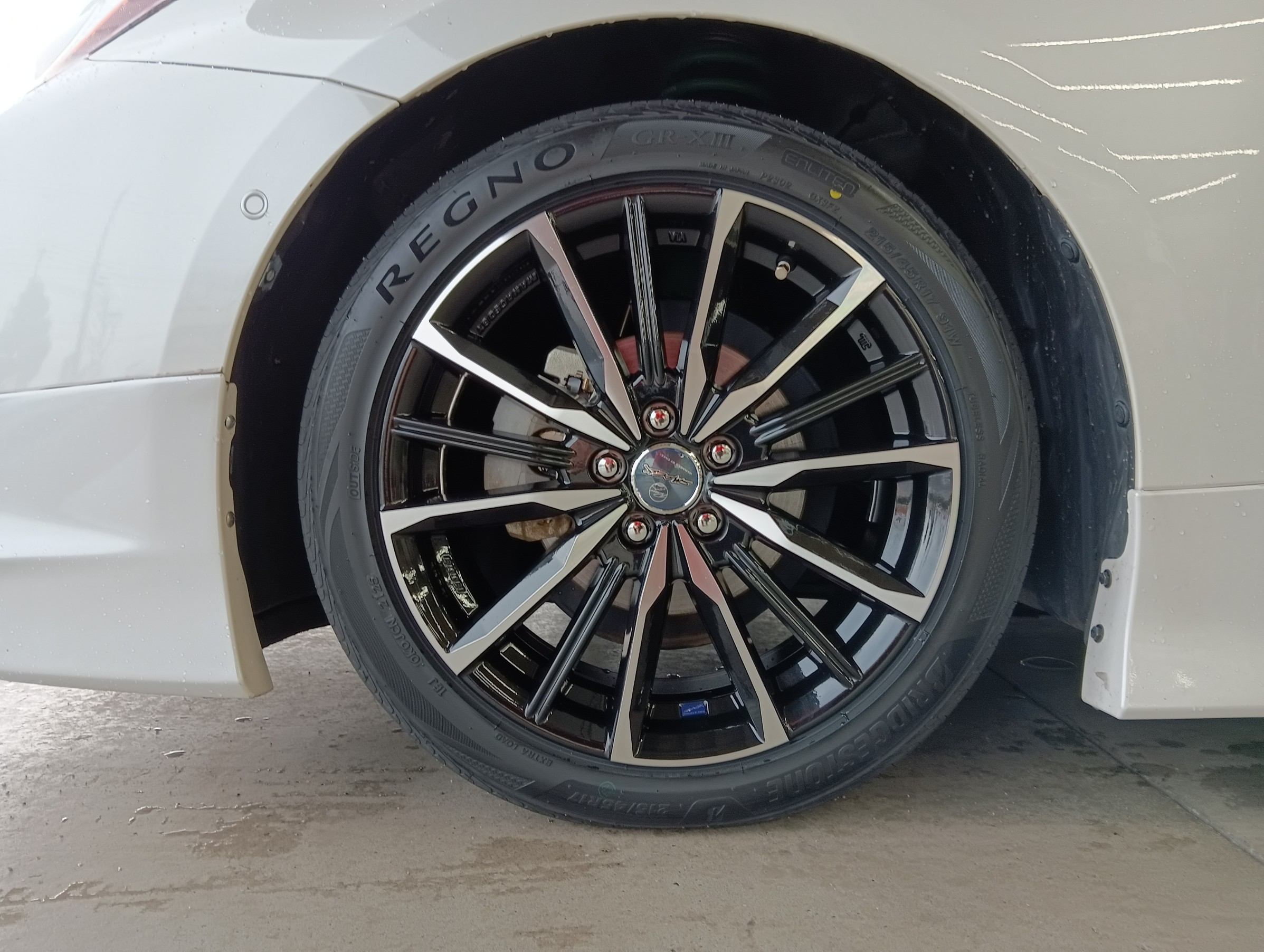 50プリウス✖レグノGRX3✖スマックヴァリュキリー【ﾀｲﾔ＆ｱﾙﾐﾎｲｰﾙ交換