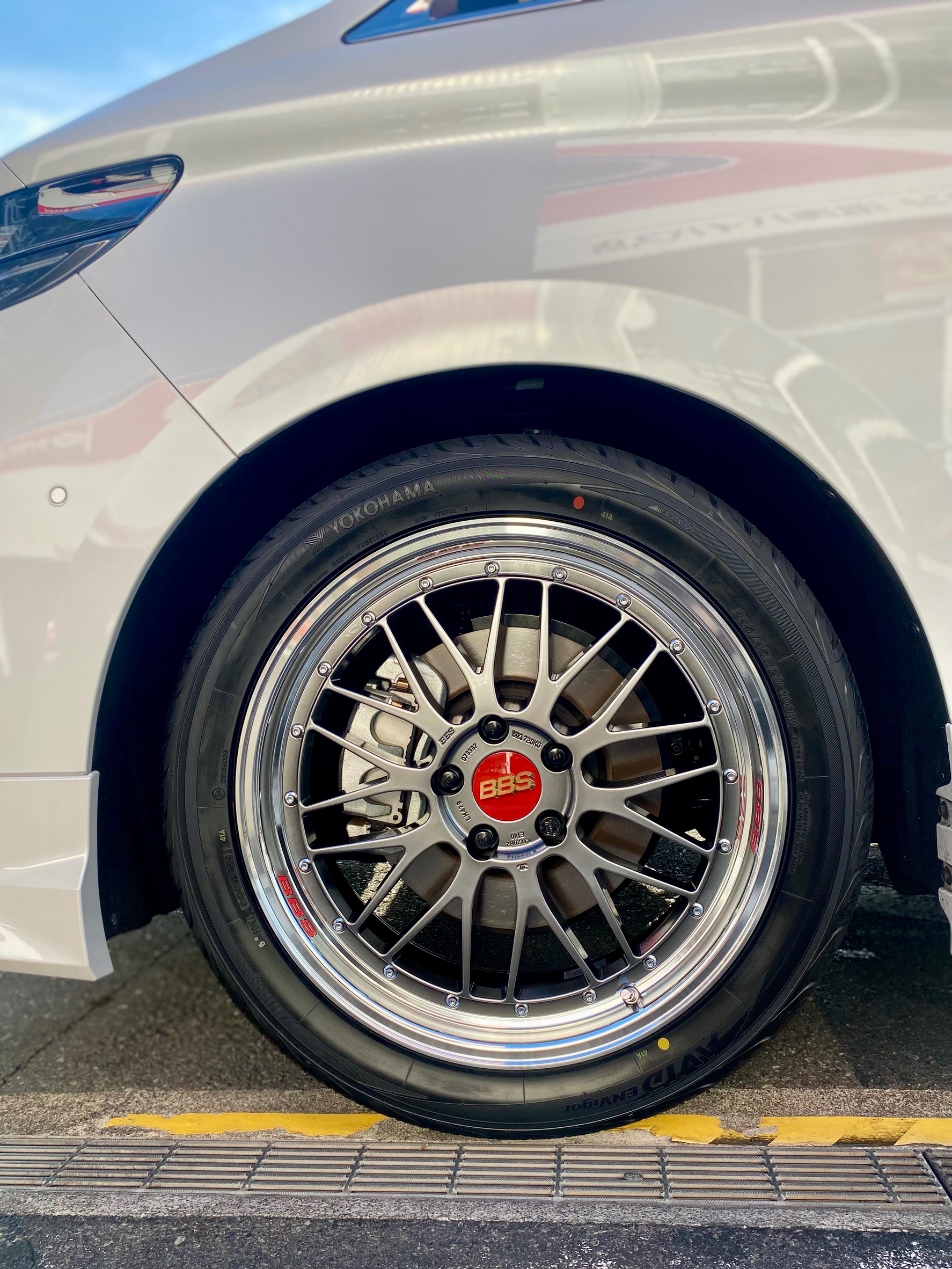 BBS】色褪せぬ正統派ホイール！！！40アルファードにLMの20インチを