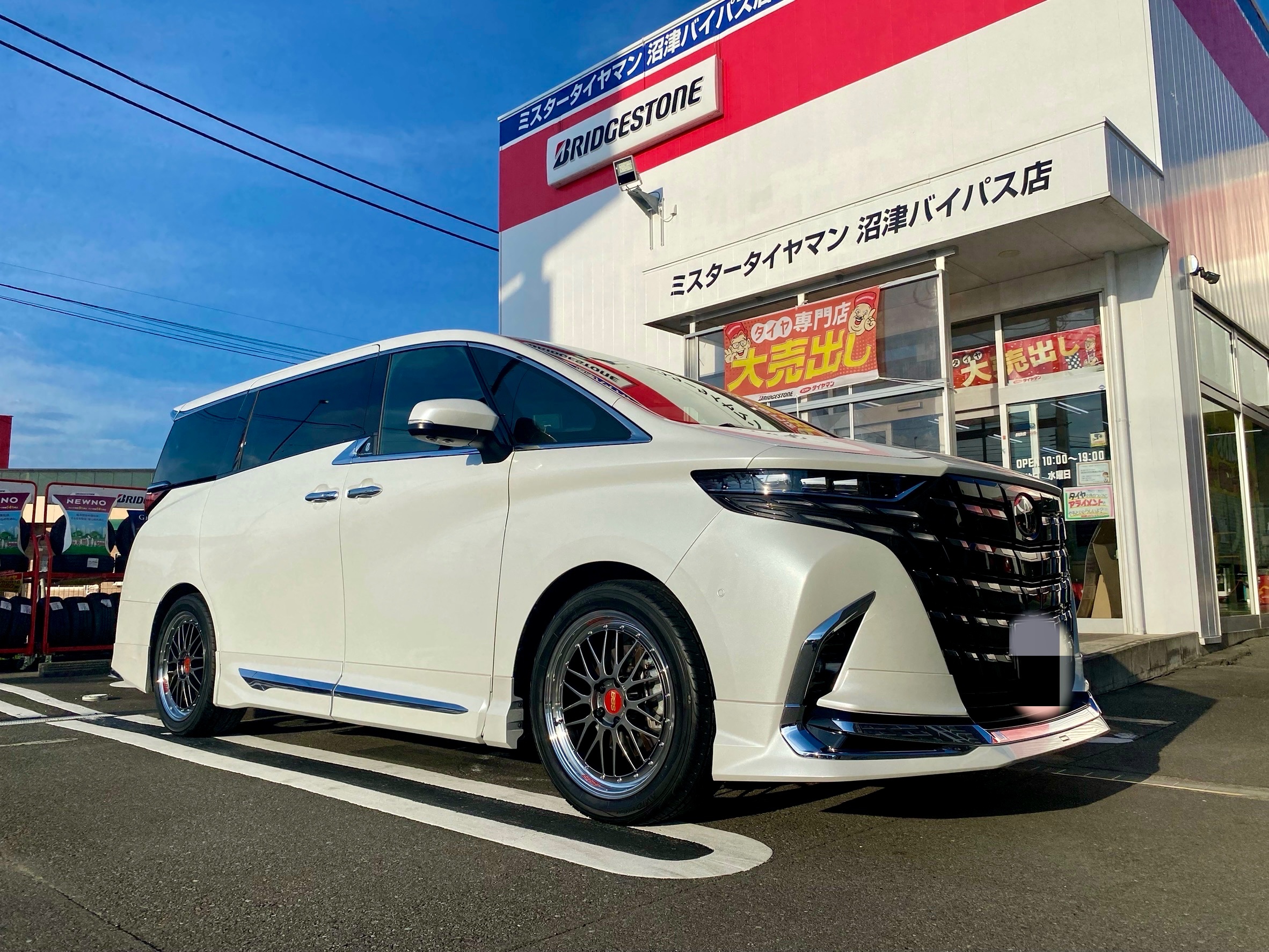 アルファード 　BBS LM風 ブラック 黒ボディにBBSの存在感たまらん🤩 #20アルファード #bbs #suparrs