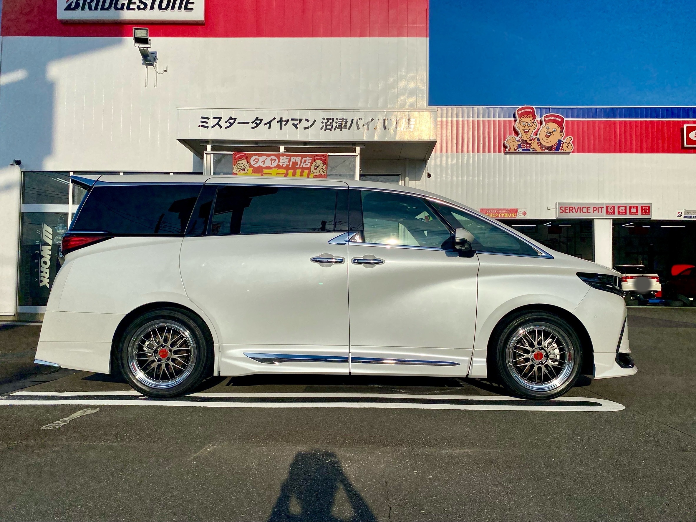 ＢＢＳ　20インチ トヨタ アルファード40系にBBS 20インチ SUPER-RS＆Rowen BODYKIT取付