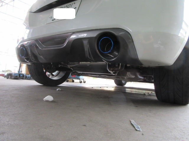 ZC32Sスイフトスポーツのマフラー取り付け作業・DC5インテグラ