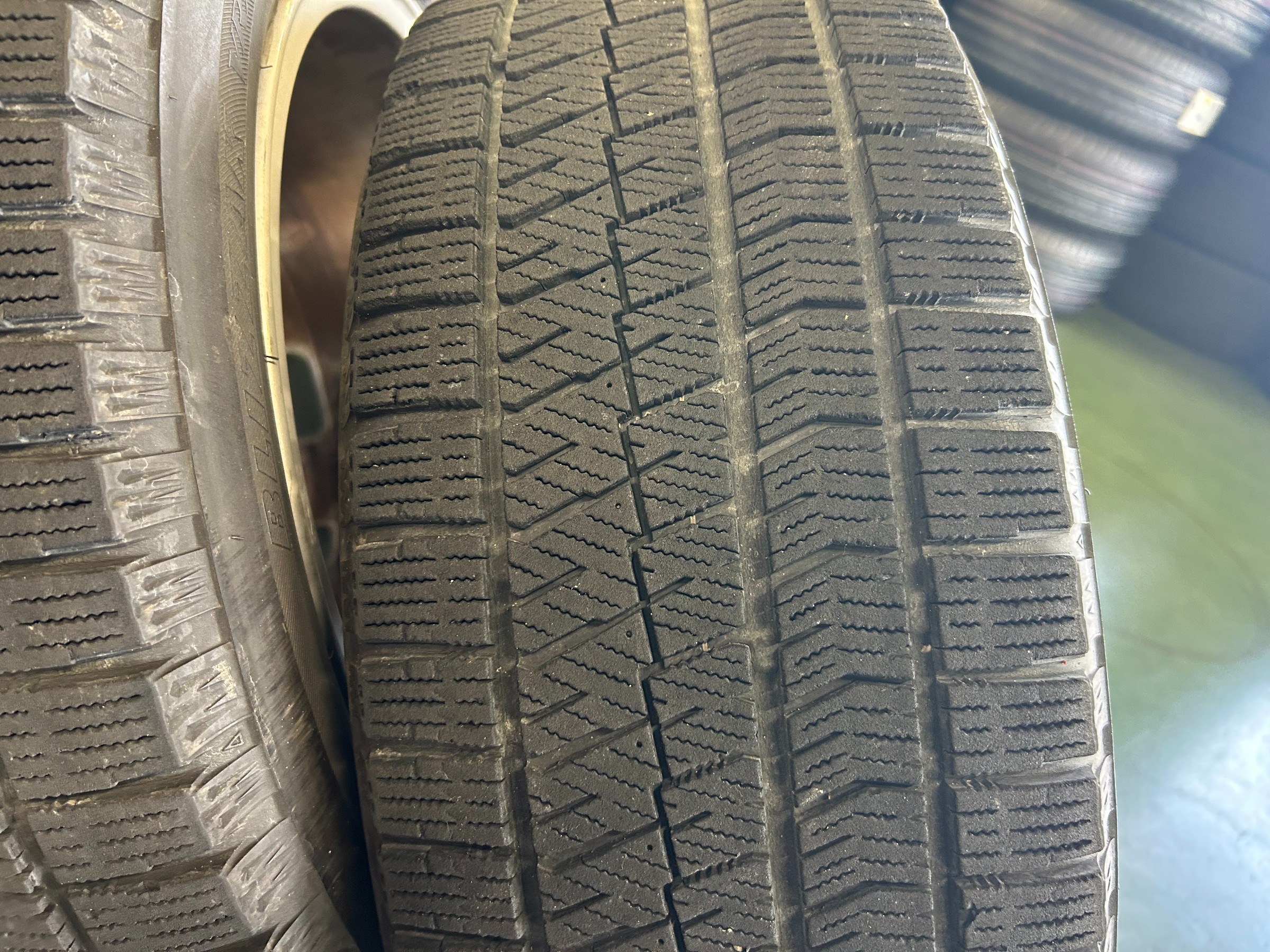 ミヤスポ　スタッドレスタイヤ　一本 価格｜275/70R22.5 148/145J 905W ヨコハマタイヤ YOKOHAMA