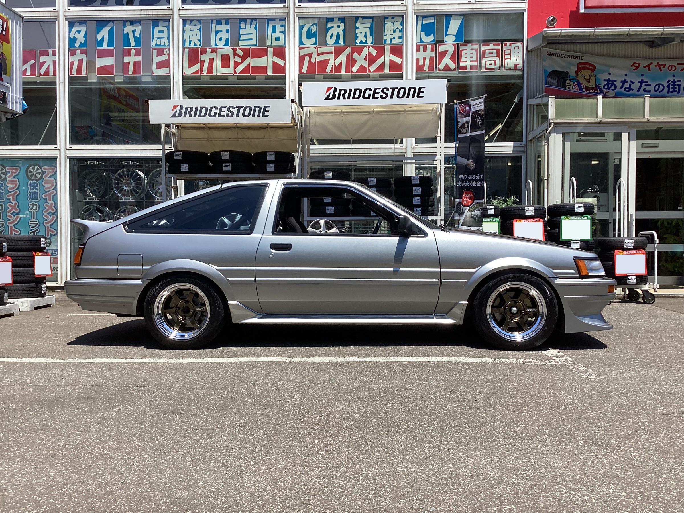 レビン AE86 RAYS VOLK RACING TE37V spec-SR | スタッフ日記