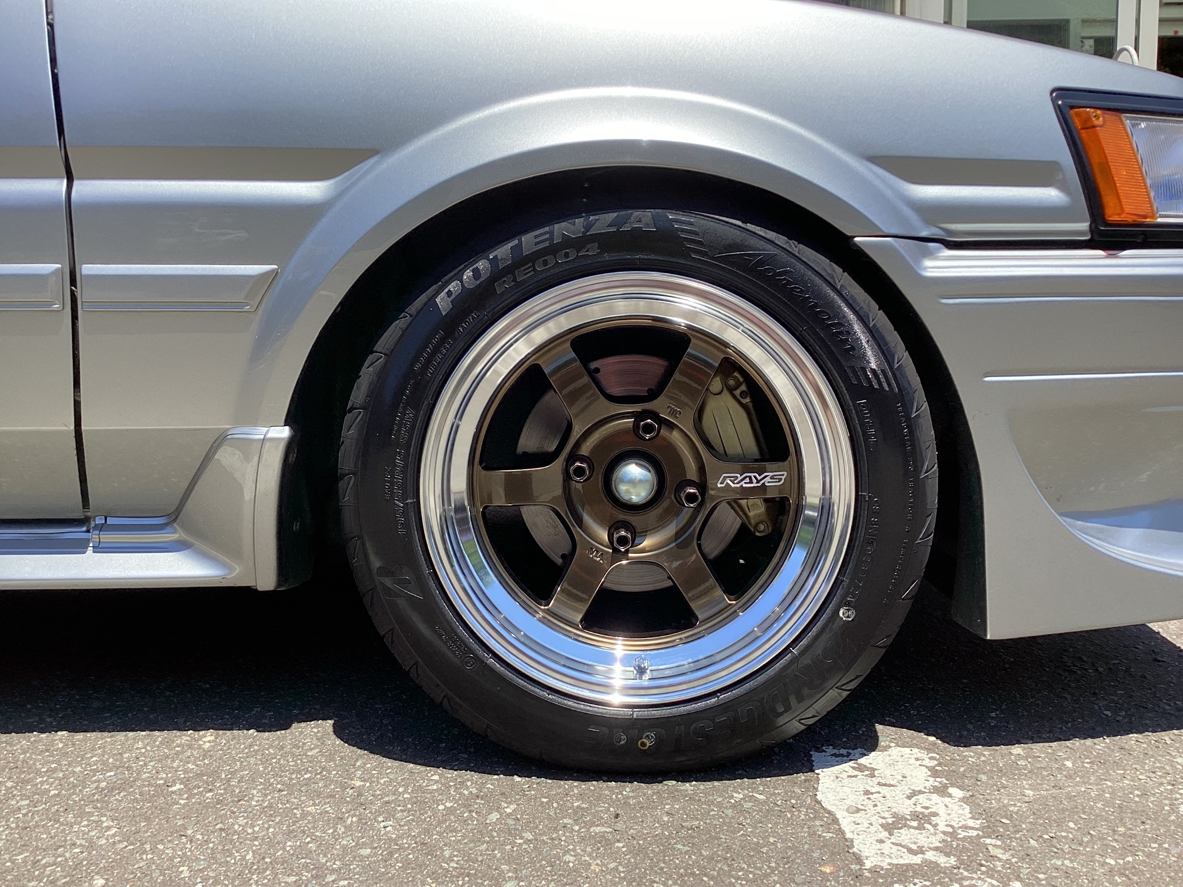 レビン AE86 RAYS VOLK RACING TE37V spec-SR | スタッフ日記