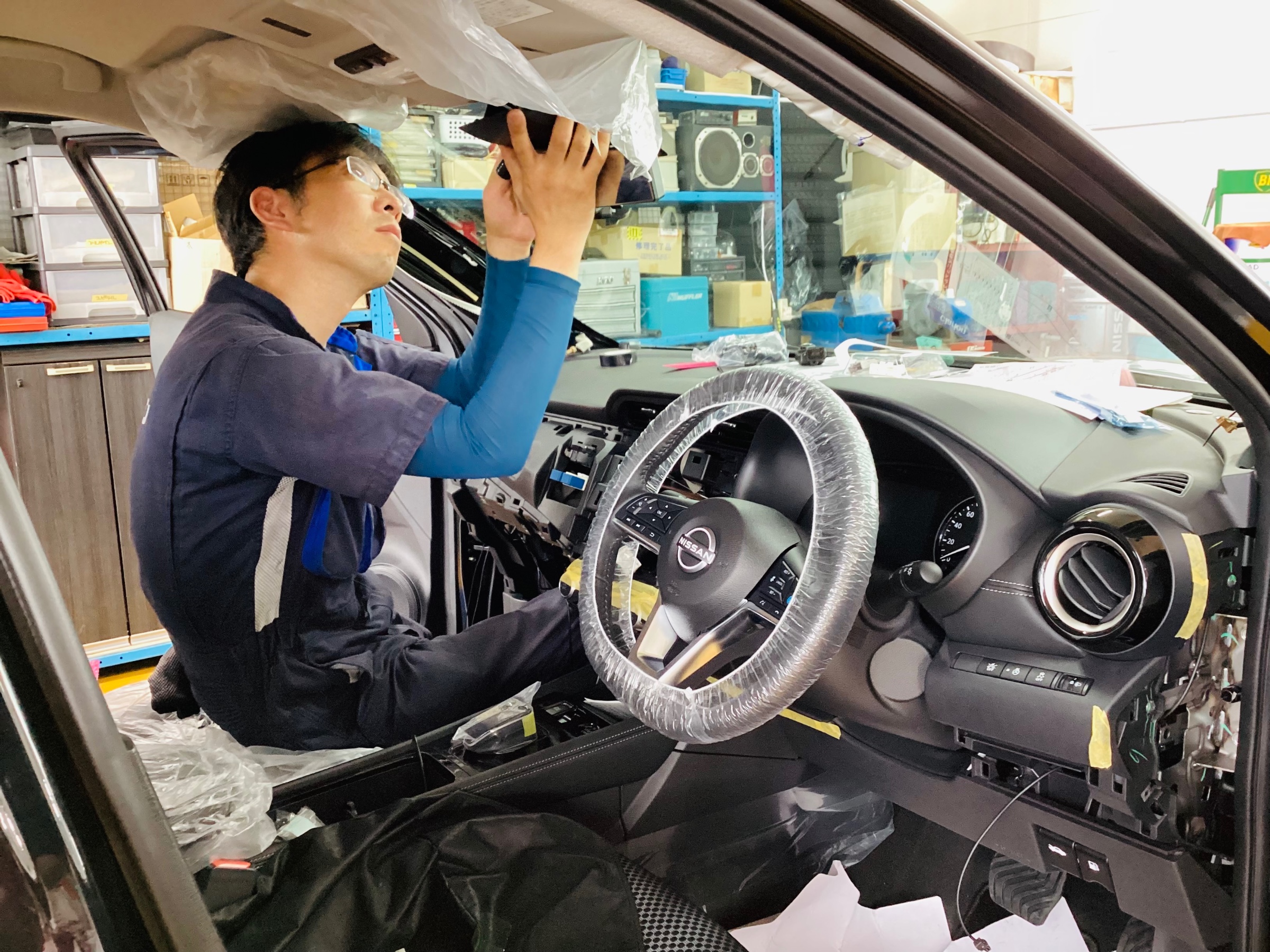 ドライブレコーダー取付作業などなど | スタッフ日記 | ミスター 
