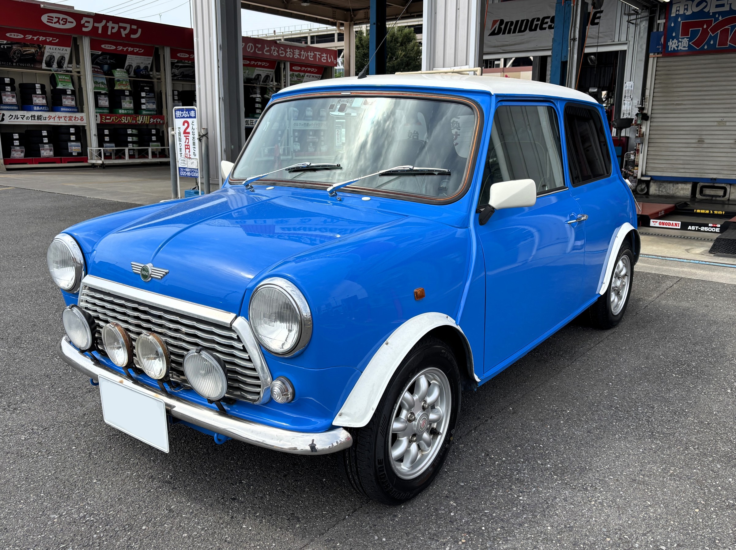 ローバーMINI にブリヂストン SNEAKER SNK2を装着 [タイヤ交換