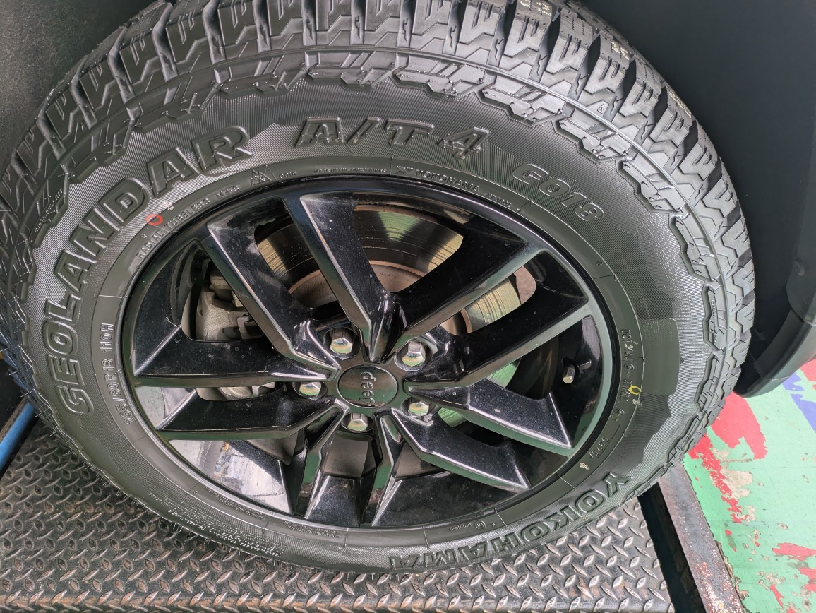 ジープ グランドチェロキー ヨコハマ ジオランダー AT4 265/60R18