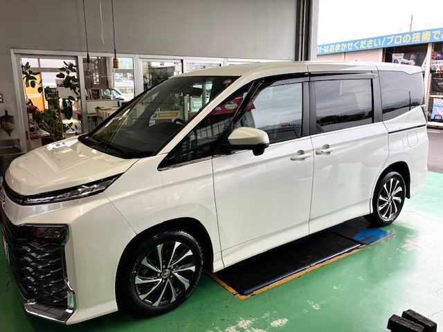 現行ヴォクシーS-Z（ハイブリッド）のお客様 タイヤサイズは205/55R17