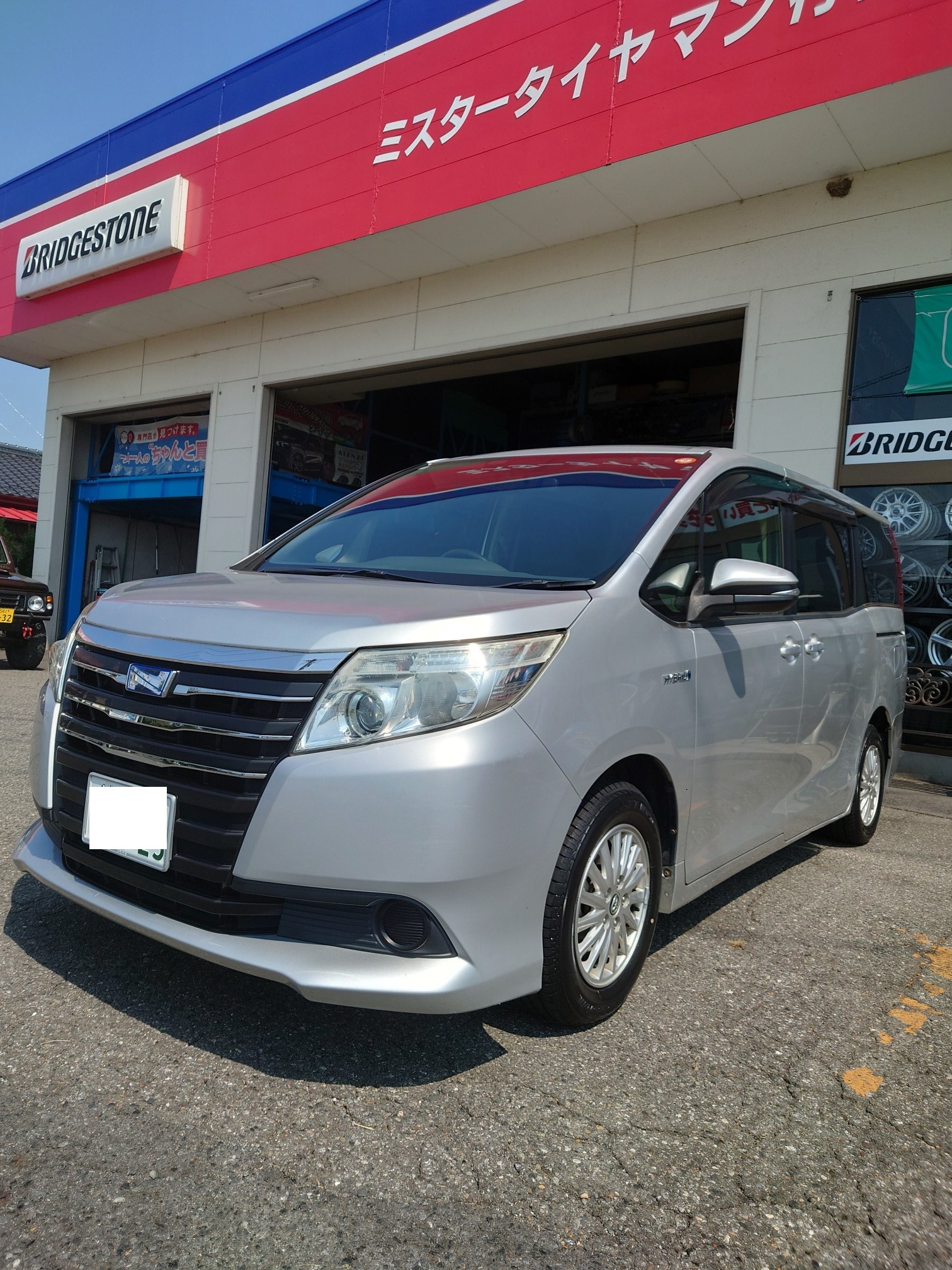 トヨタ ノア ルフトRVⅡ 195/65R15 装着 【タイヤ交換】 | トヨタ ノア