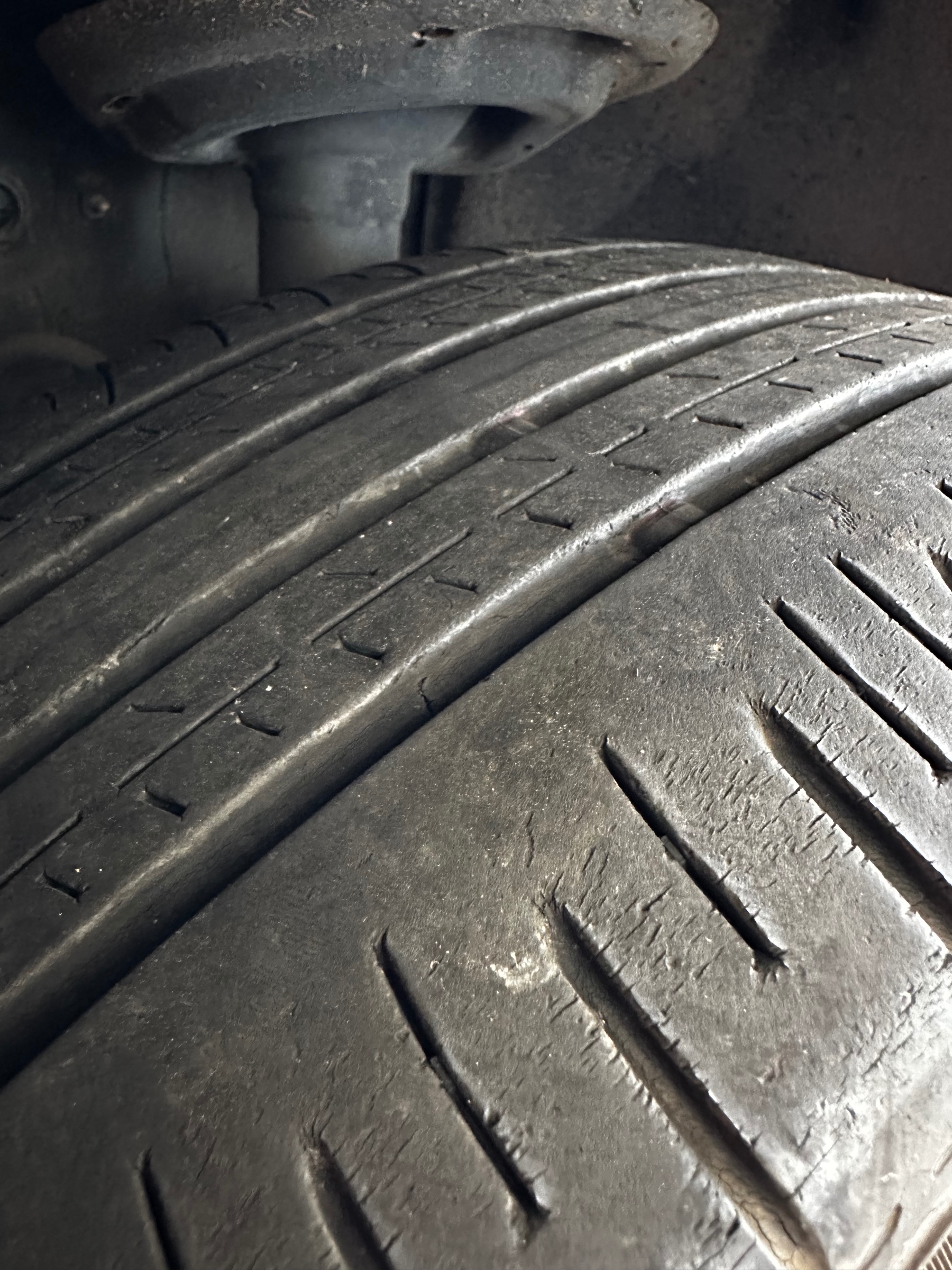 交換前のタイヤ