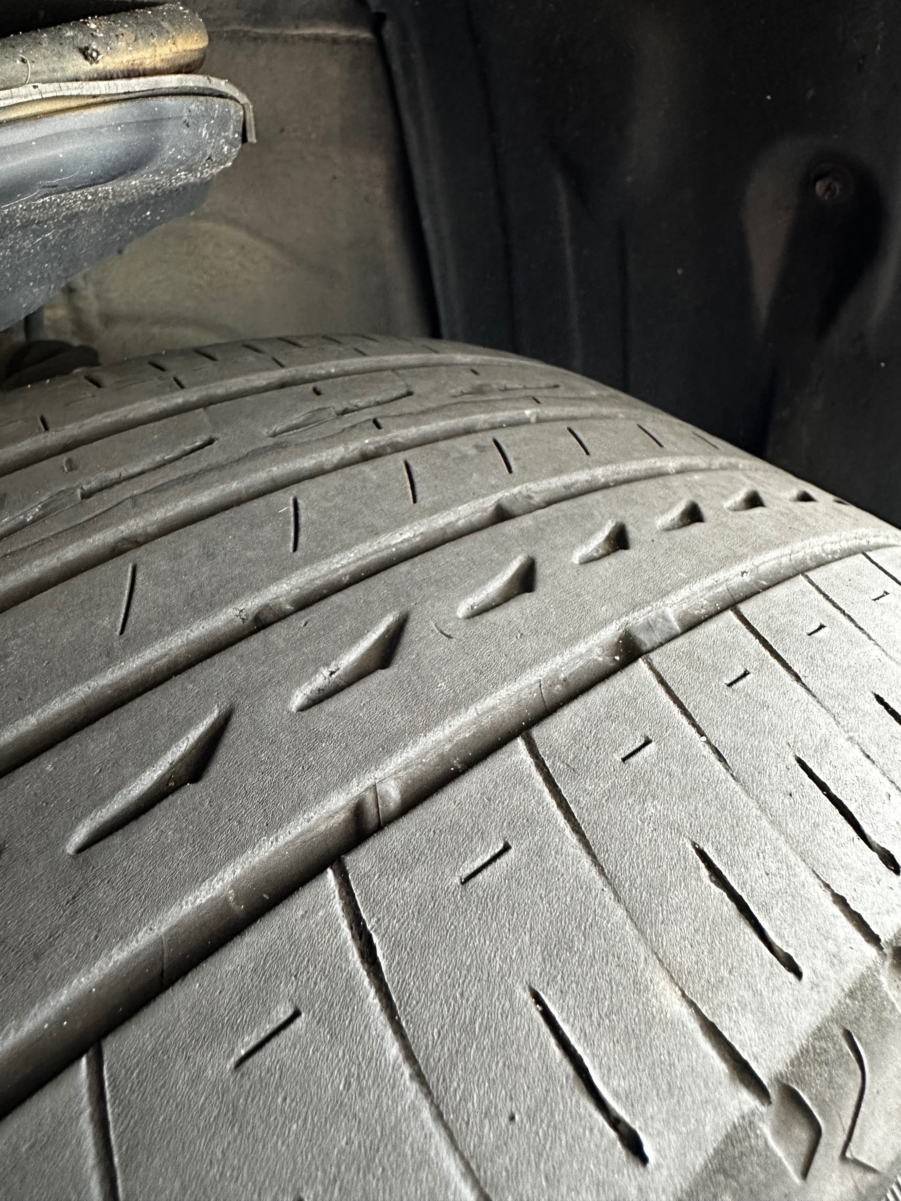 フロントタイヤ