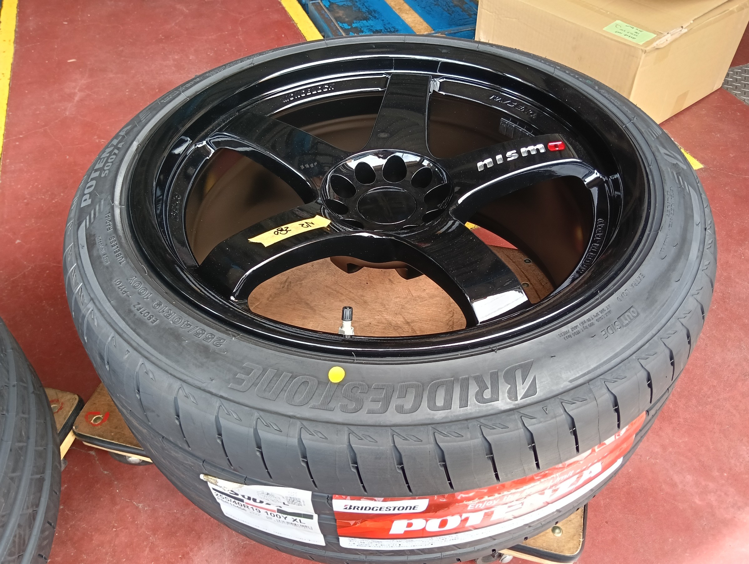 シノシノ まとめ売り 616 ニスモホイールにPOTENZA S007でカッコよく‼ | 日産