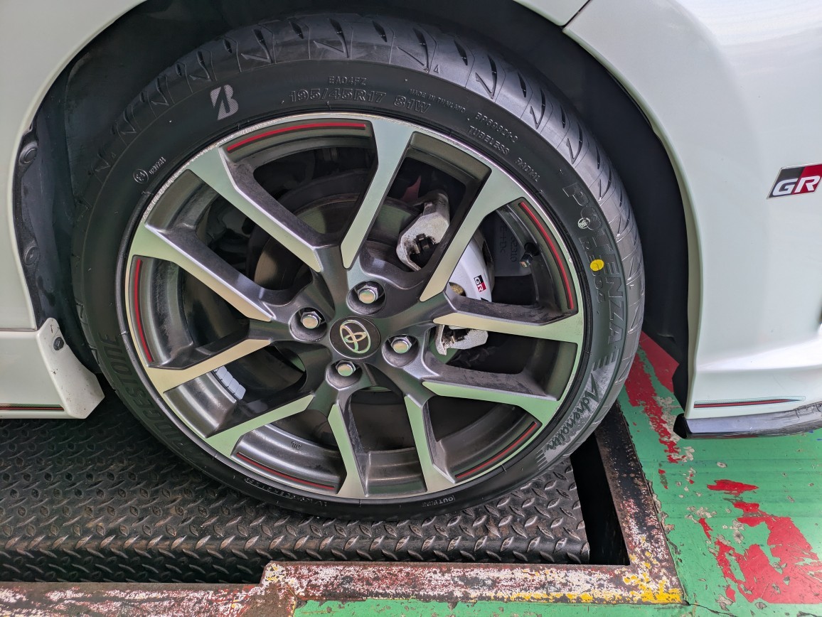 アクア GRスポーツ ブリヂストン ポテンザRE004 アドレナリン 195