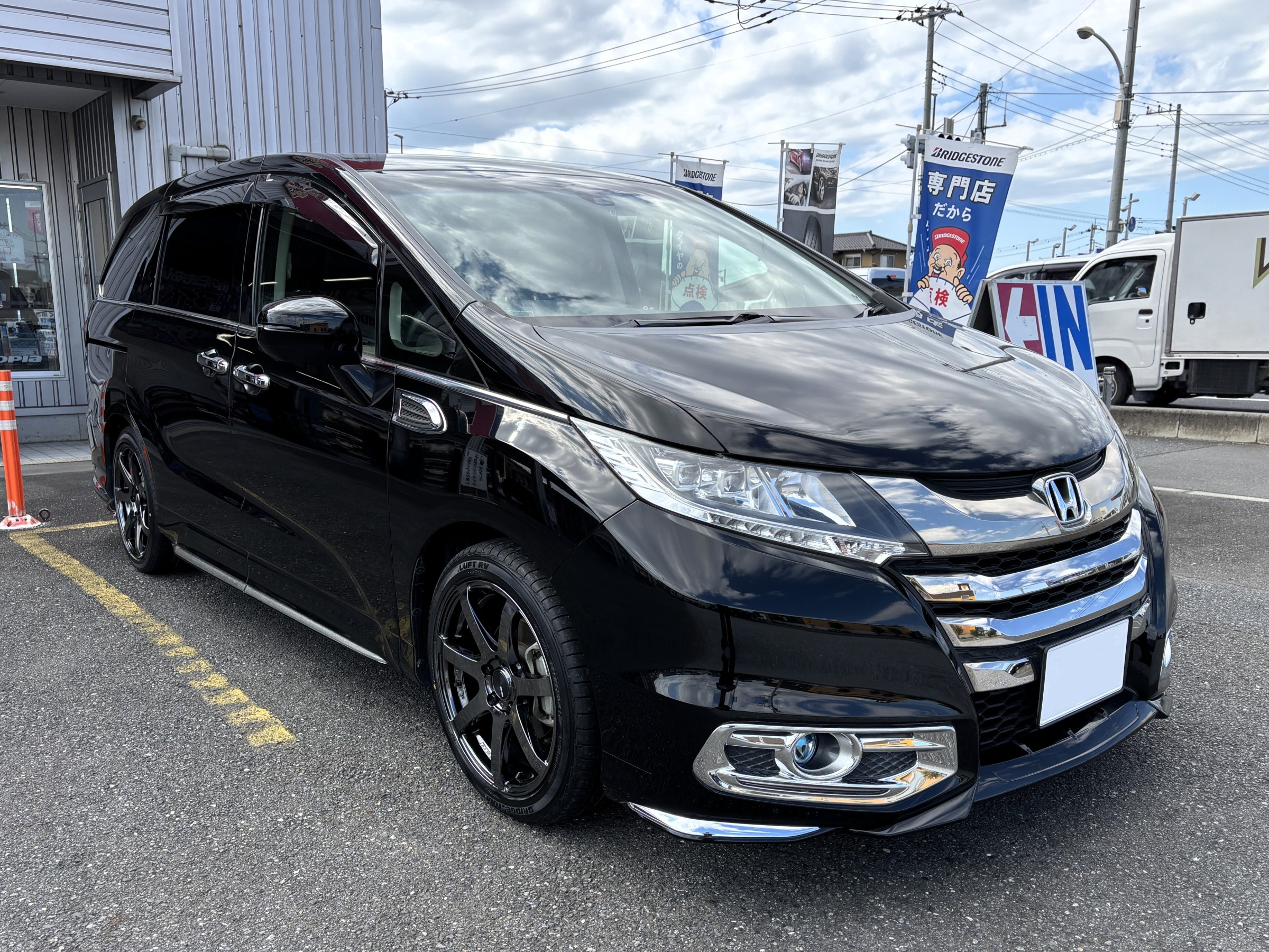 ホンダ オデッセイにブリヂストン LUFT RVを装着[タイヤ交換] | ホンダ 