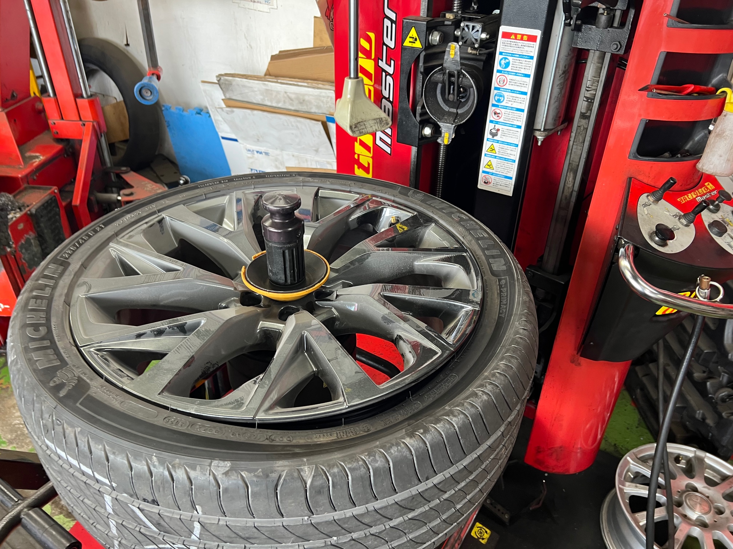 作業事例】クラウンエステートにブリヂストン ブリザックVRX3を装着