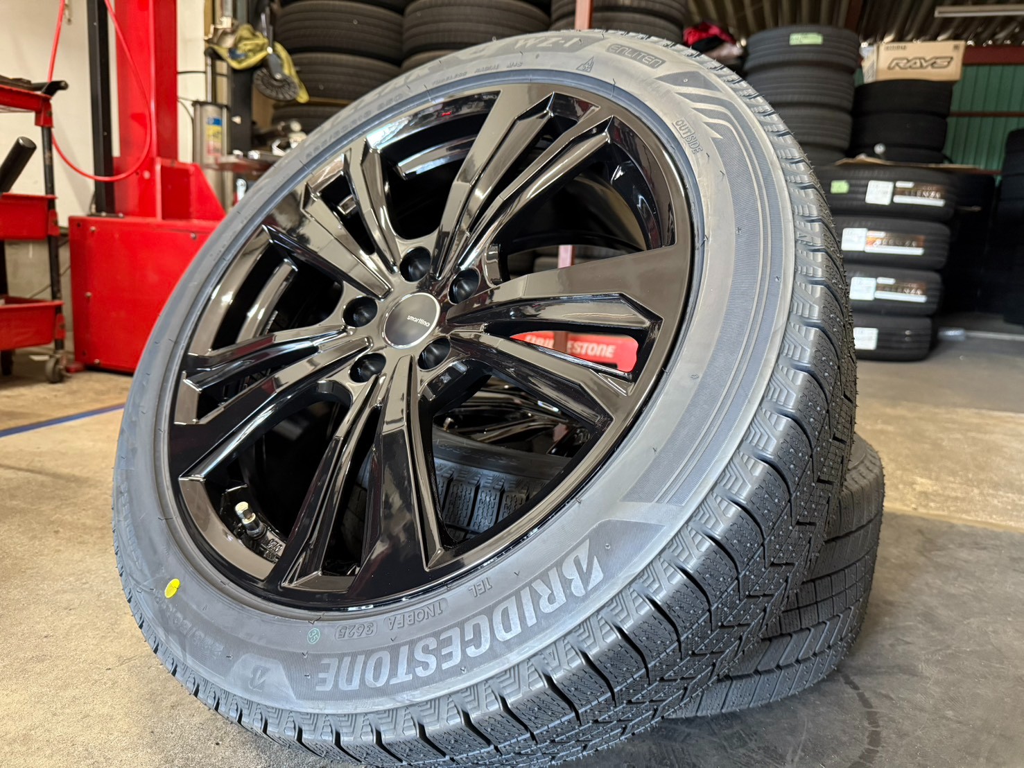 MINIクロスオーバーのスタッドレスタイヤ＋ホイールの準備をさせて