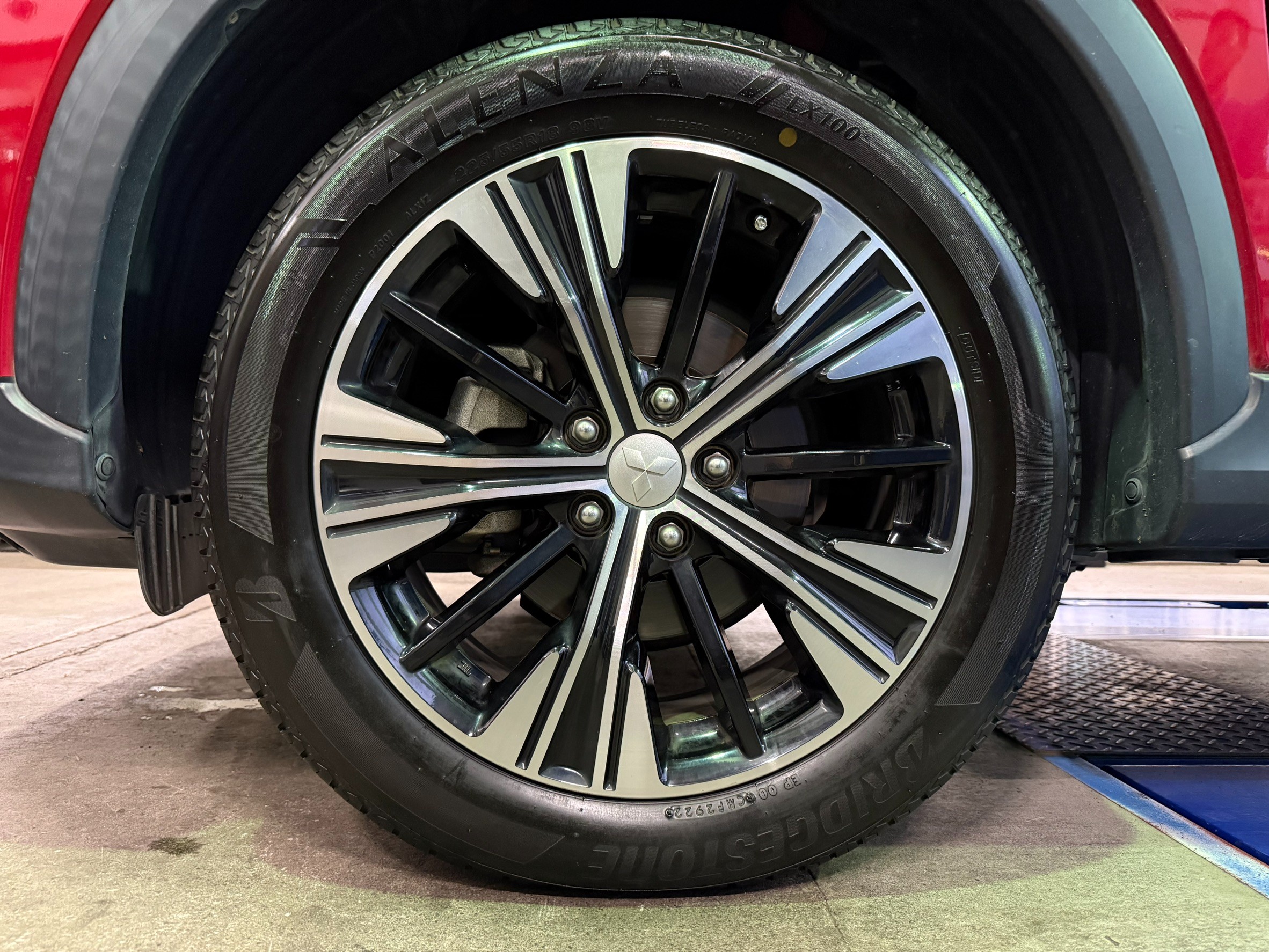 エクリプスクロスのタイヤ交換をさせていただきました！ | 三菱