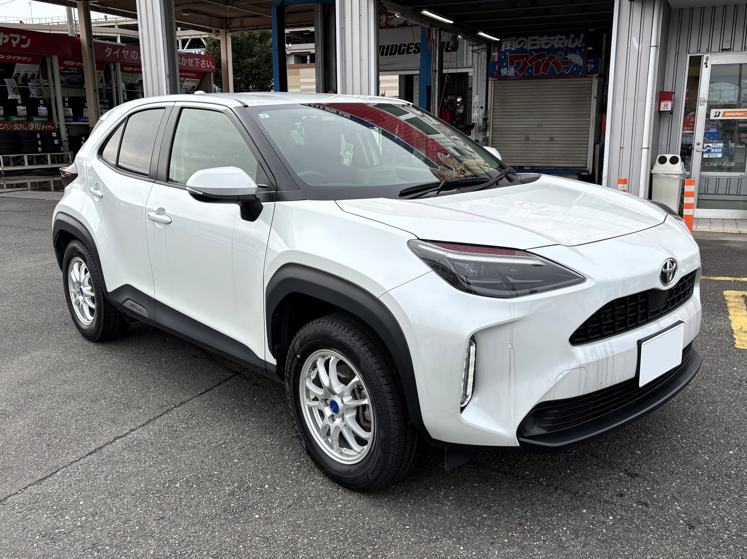 トヨタ ヤリスクロスにブリヂストン BLIZZAK VRX3を装着[タイヤ交換