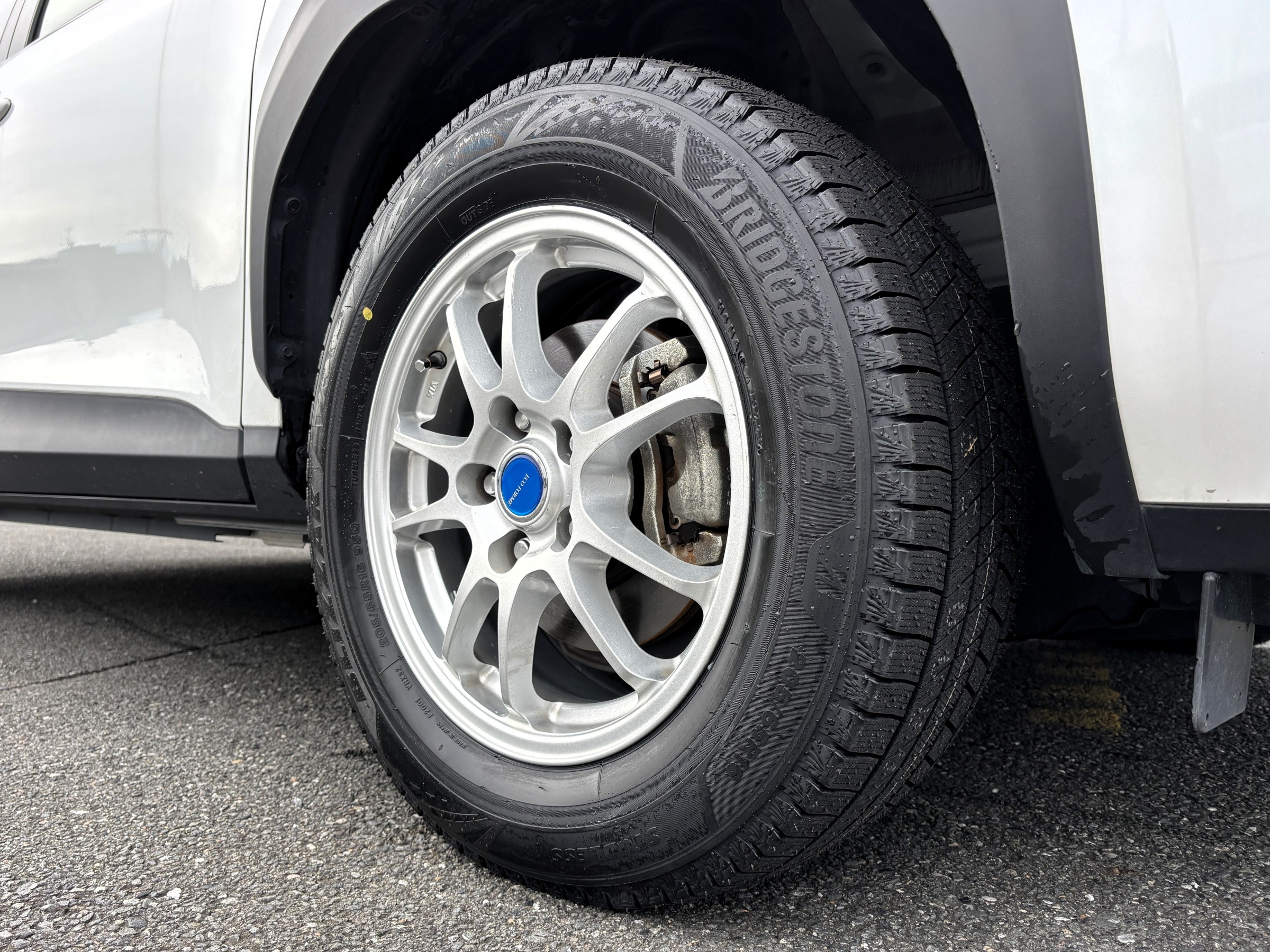 トヨタ ヤリスクロスにブリヂストン BLIZZAK VRX3を装着[タイヤ交換