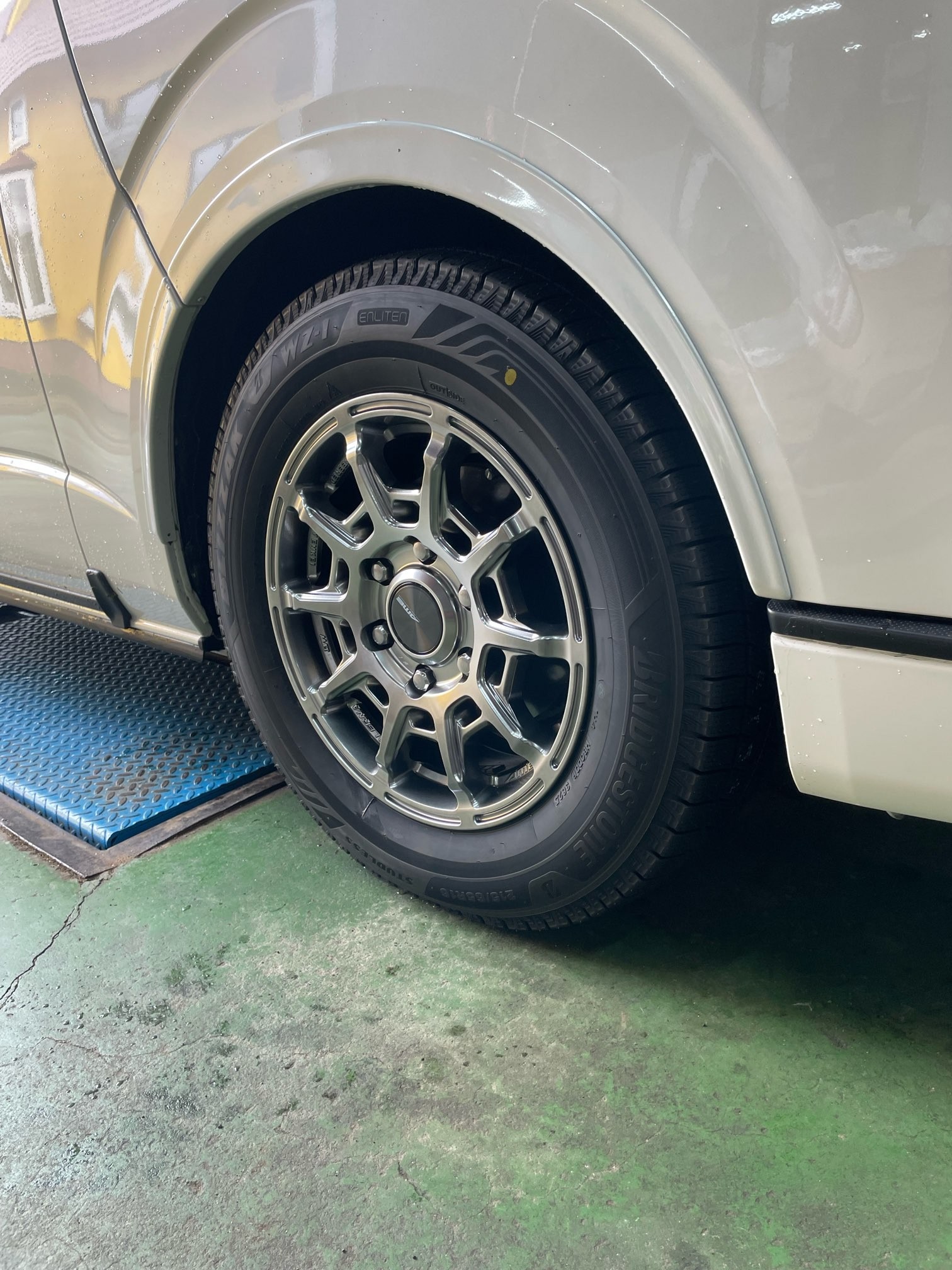 ☆美品☆ハイエース☆ＰＲＯ－ＰＯＴＯＲＸ・BRIDGESTONE　№１０２ 共豊AME15インチ4本セット◇モデリスタ◇PPX PR-06ハイエース200系