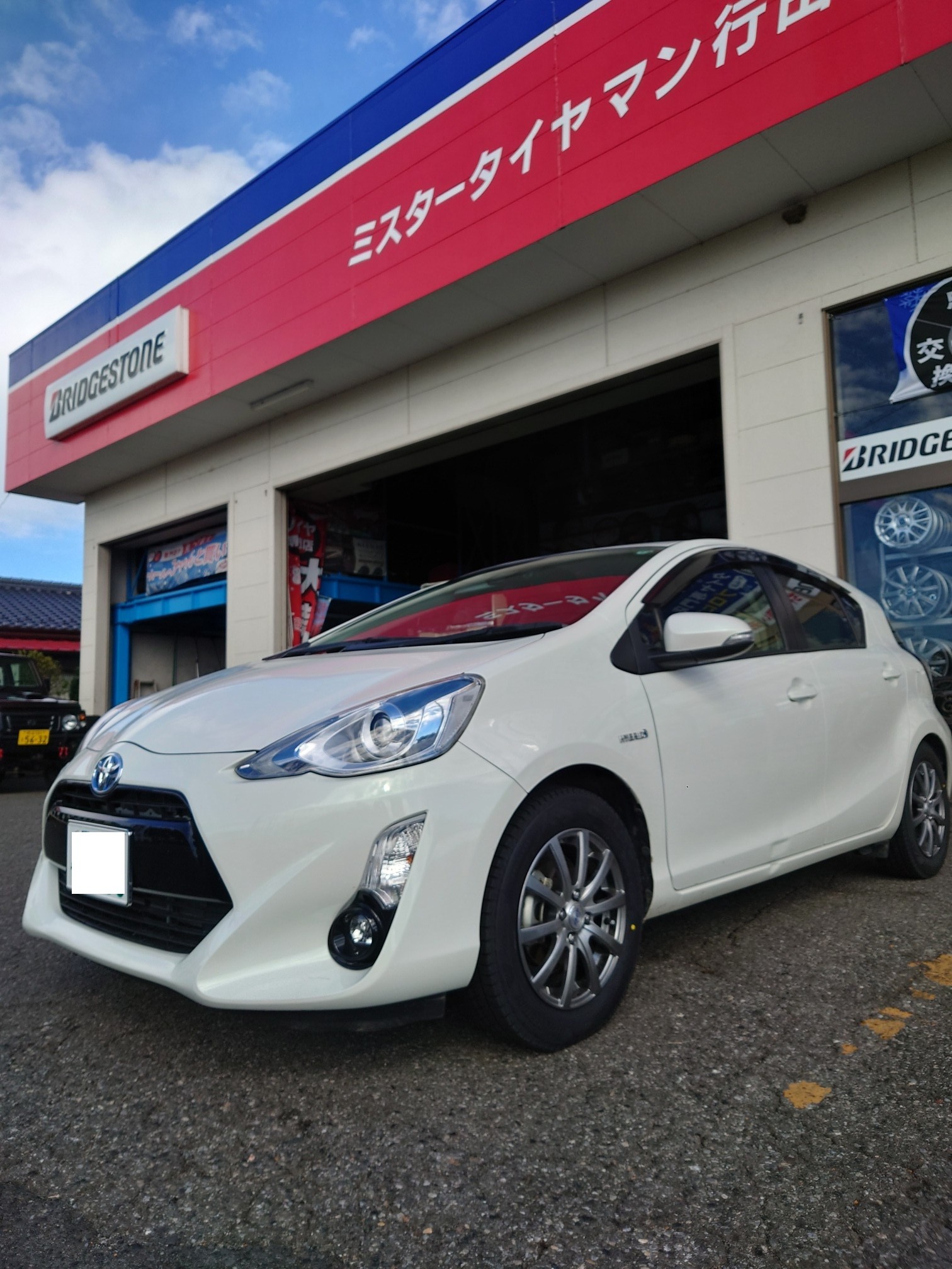 バリ山 2023年製 ブリヂストン スタッドレス 175/65R15 アクア等 楽天市場】175/65R15 【1本】スタッドレスタイヤ 15インチ