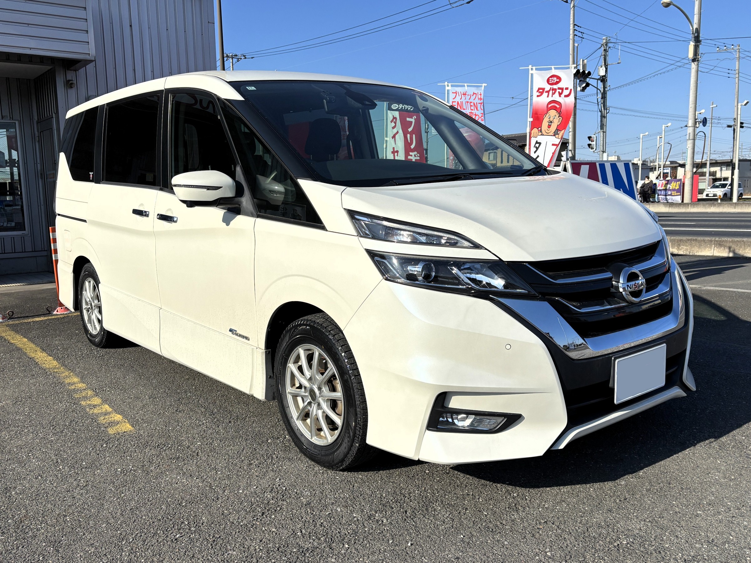 日産 セレナにブリヂストン BLIZZAK VRX3を装着[タイヤ交換