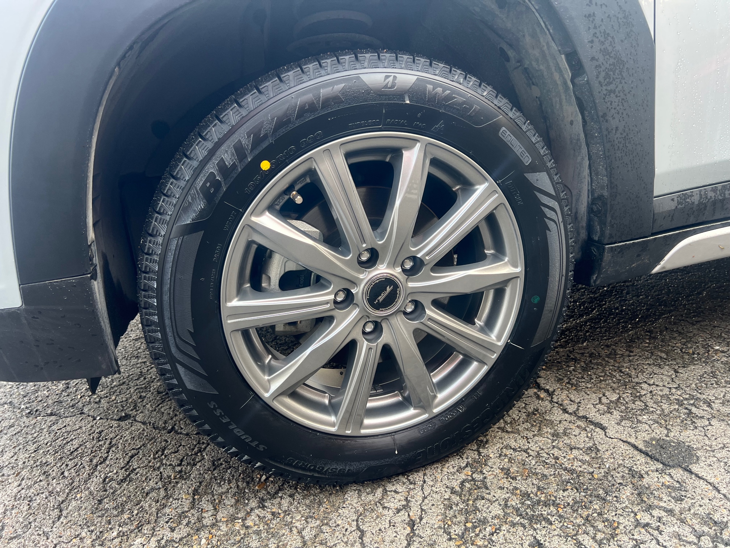 作業事例】スズキ フロンクスにブリザック WZ-1 アルミセットを装着