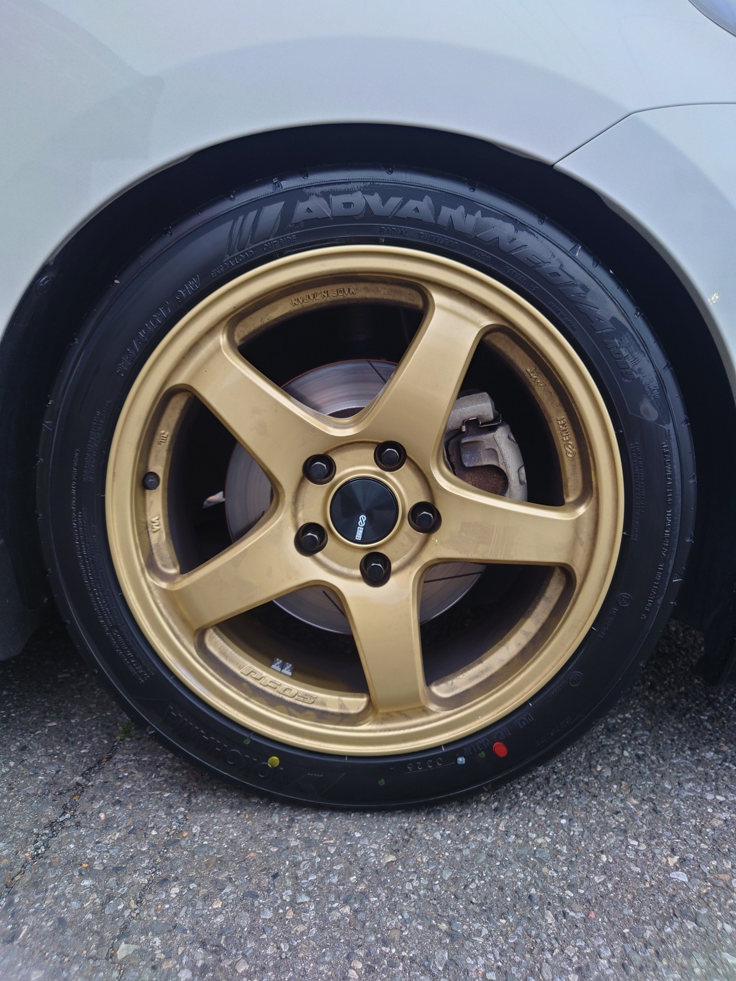 スズキ スイフトスポーツ ZC33 ヨコハマ アドバンネオバ AD009 215