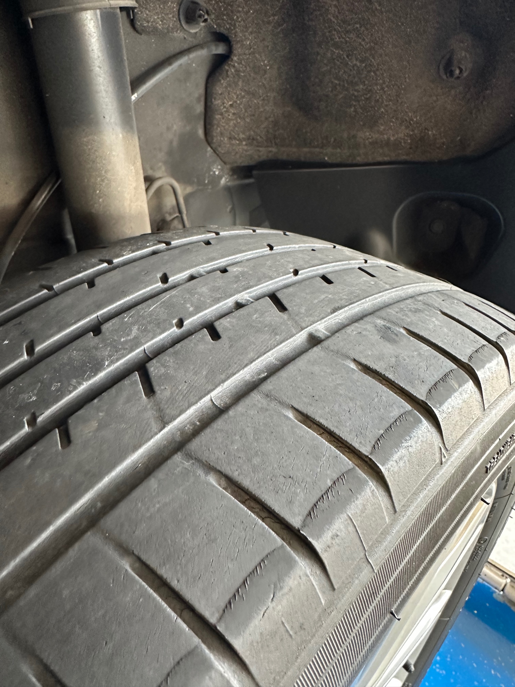 マツダ CX-8 タイヤ交換作業 | マツダ CX-8 タイヤ タイヤ・ホイール