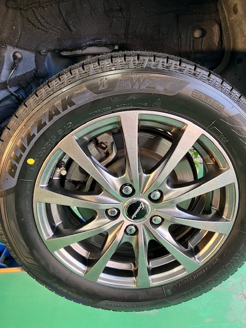 多走行のシエンタ様は、シーズン途中で「ブリザックWZｰ1」にチェンジ