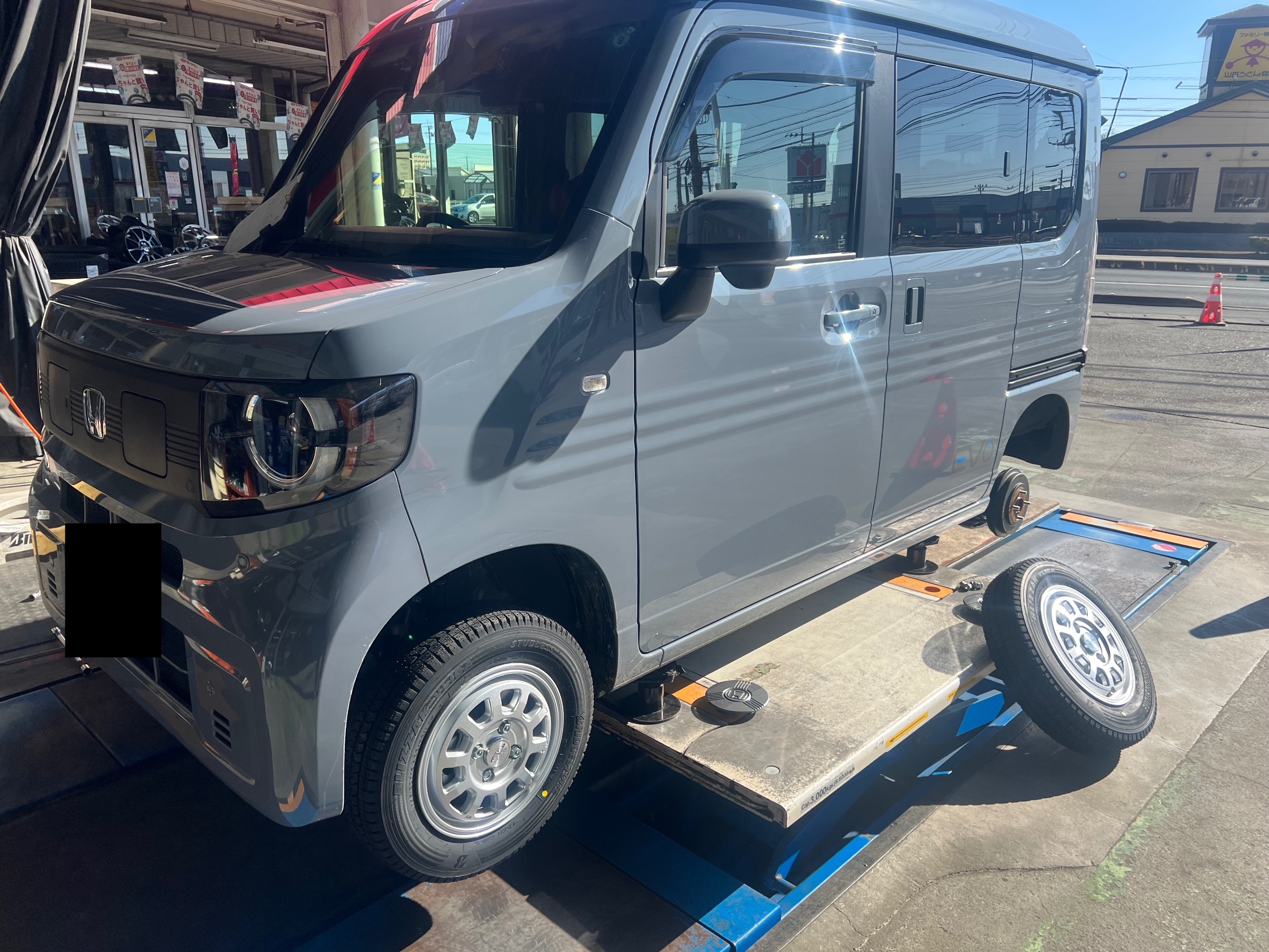 サービス事例：N-VAN e: 専用スタッドレスセット入荷しました | ホンダ