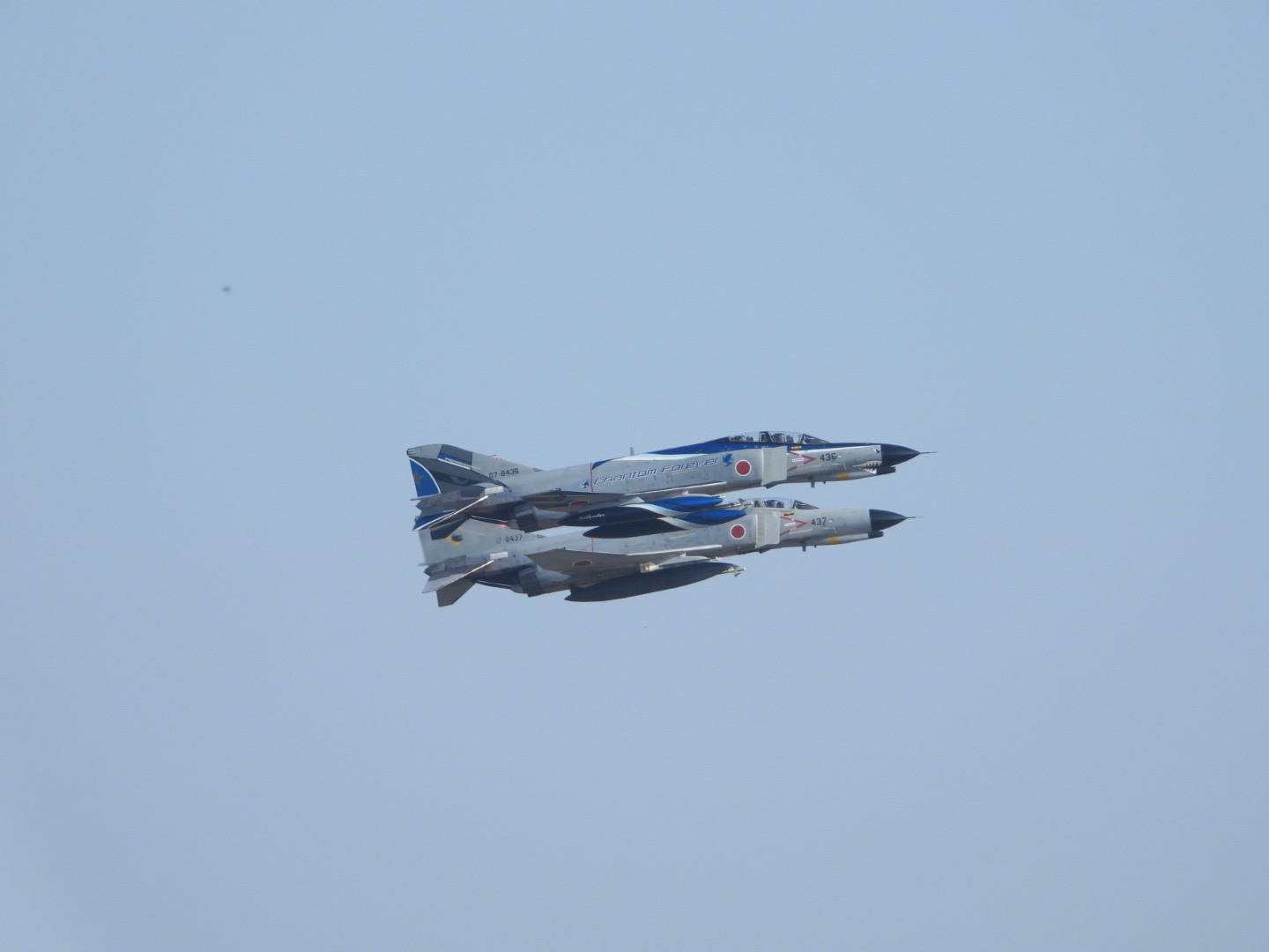 F4