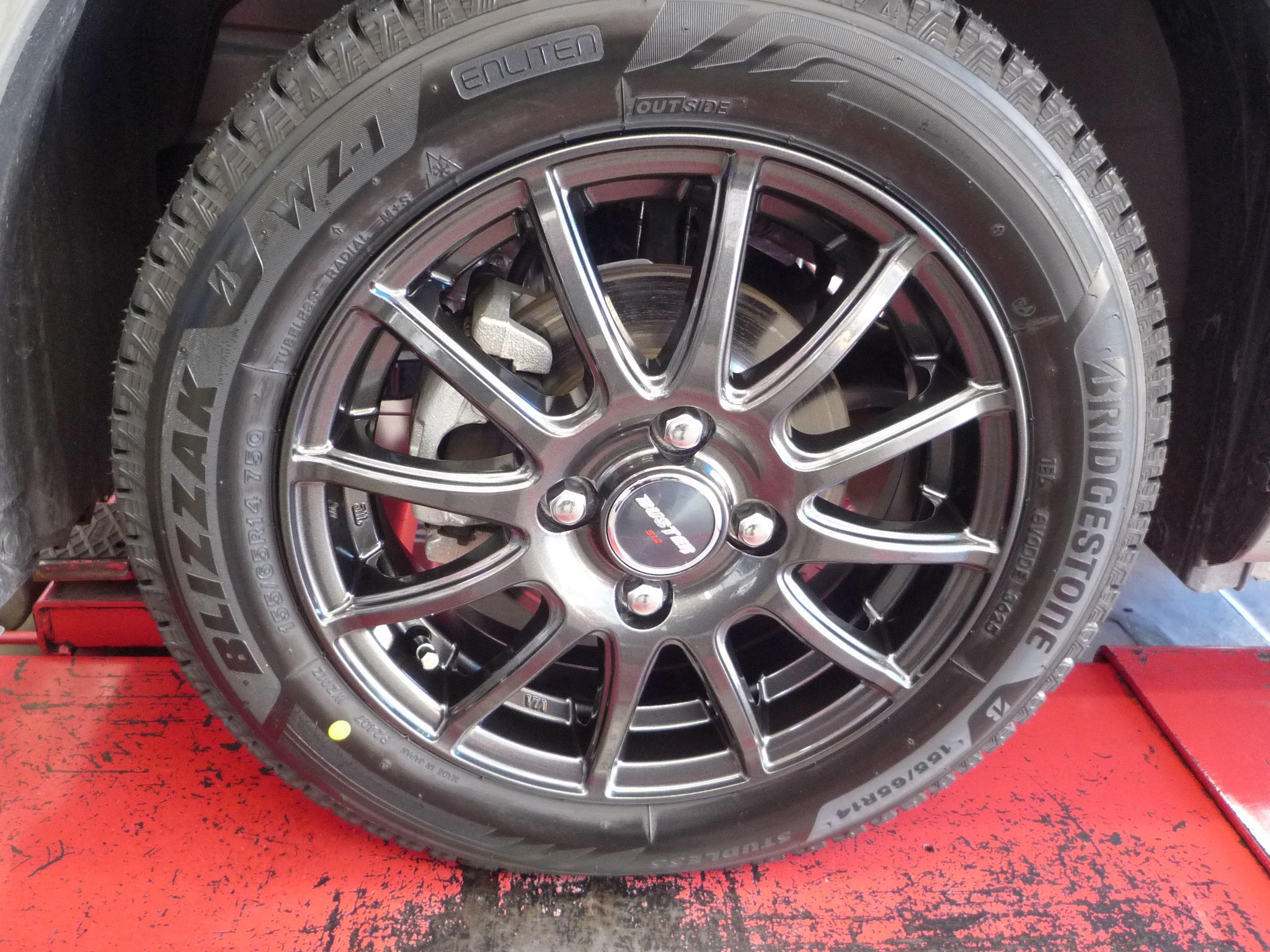 タイヤ交換】スズキ スペーシアギア ブリザックWZ-1 155/65R14