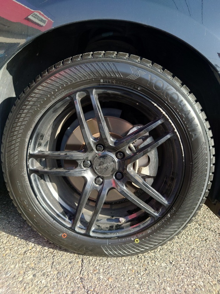 トヨタ カムリ AVV50 ヨコハマオールシーズンタイヤ ブルーアース4S