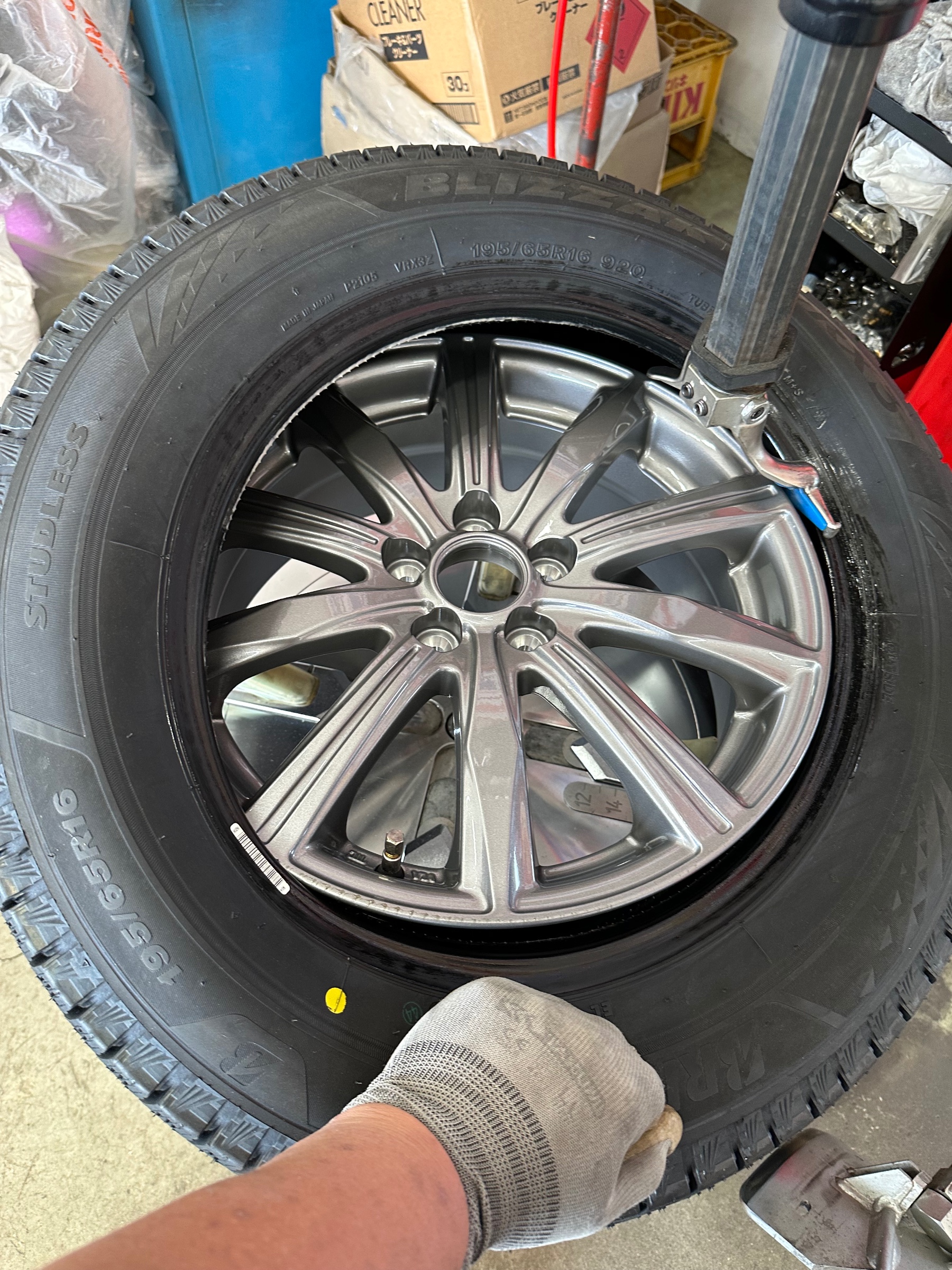 トヨタ ライズ スタッドレス・ホイールセット取付作業 | トヨタ ライズ
