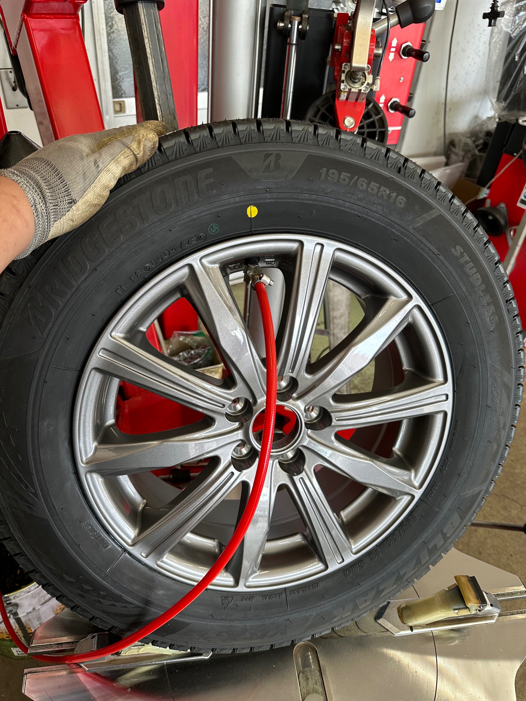 トヨタ ライズ スタッドレス・ホイールセット取付作業 | トヨタ ライズ