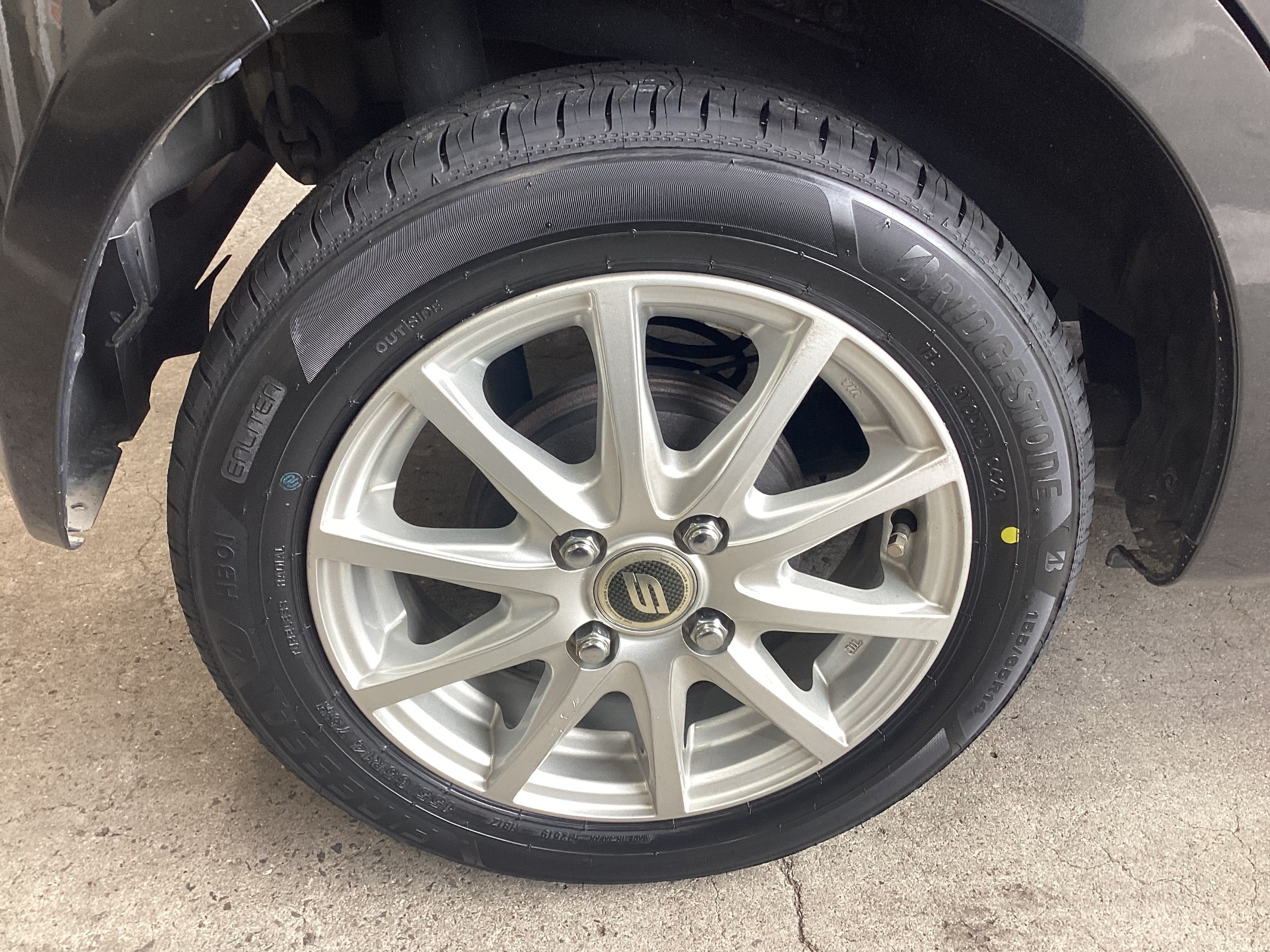 ☆彡トヨタ ピクシス FINESSA(フィネッサ)HB01 155/65R14 タイヤ交換