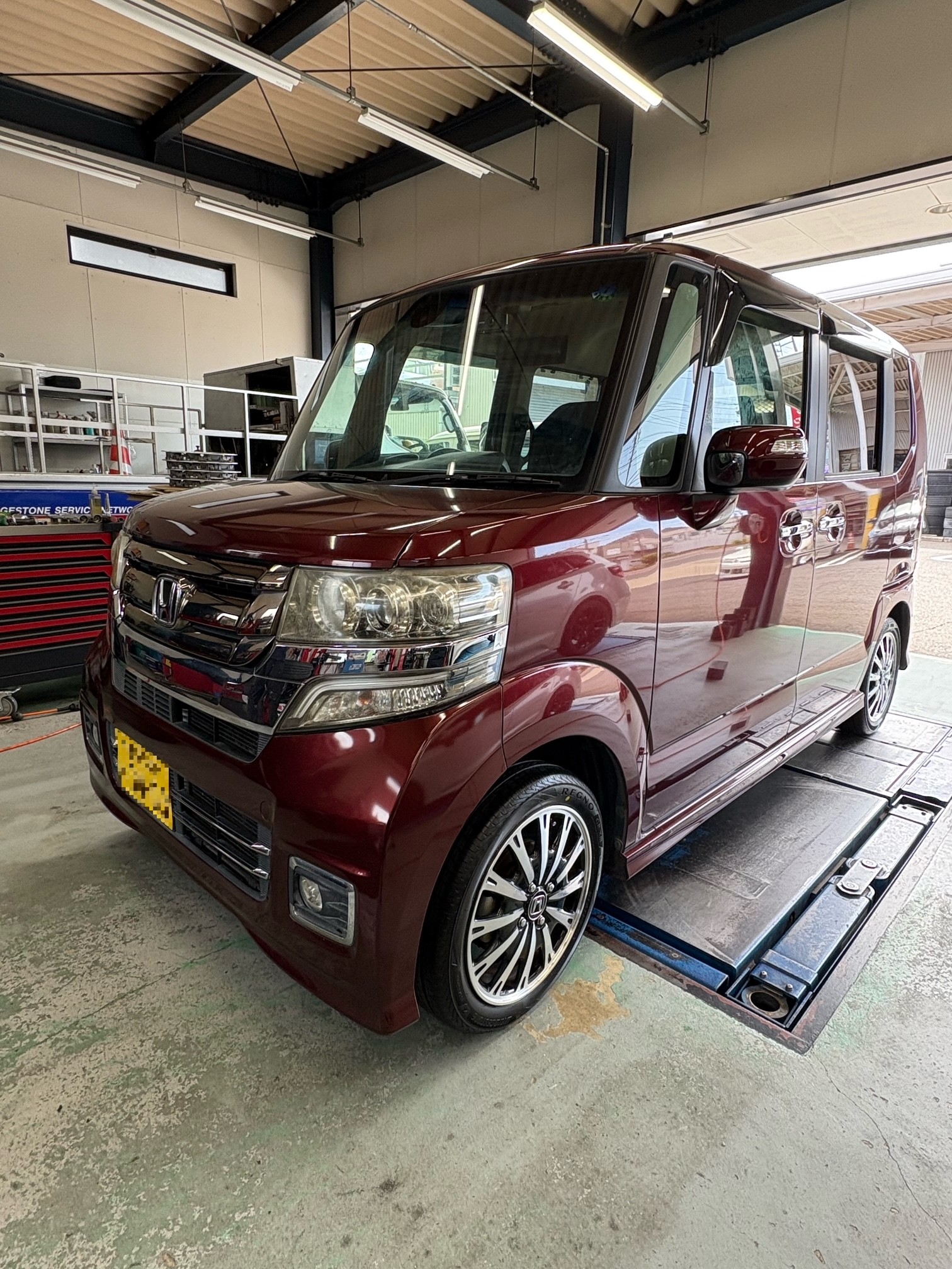 ホンダ N-BOXカスタム タイヤ交換 REGNO GR-XⅢ 165/55R15 窒素ガス