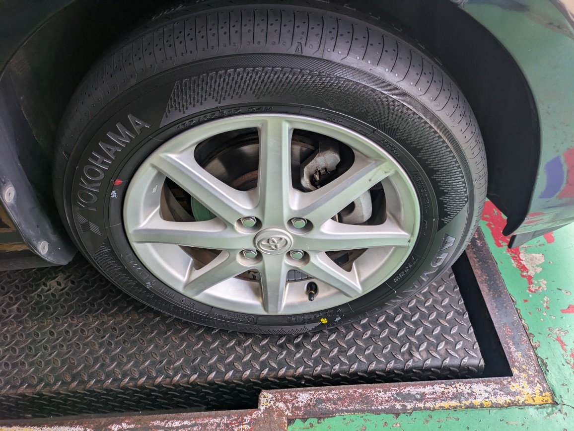 アクア ヨコハマ アドバンデシベル 175/65R15 | トヨタ アクア タイヤ
