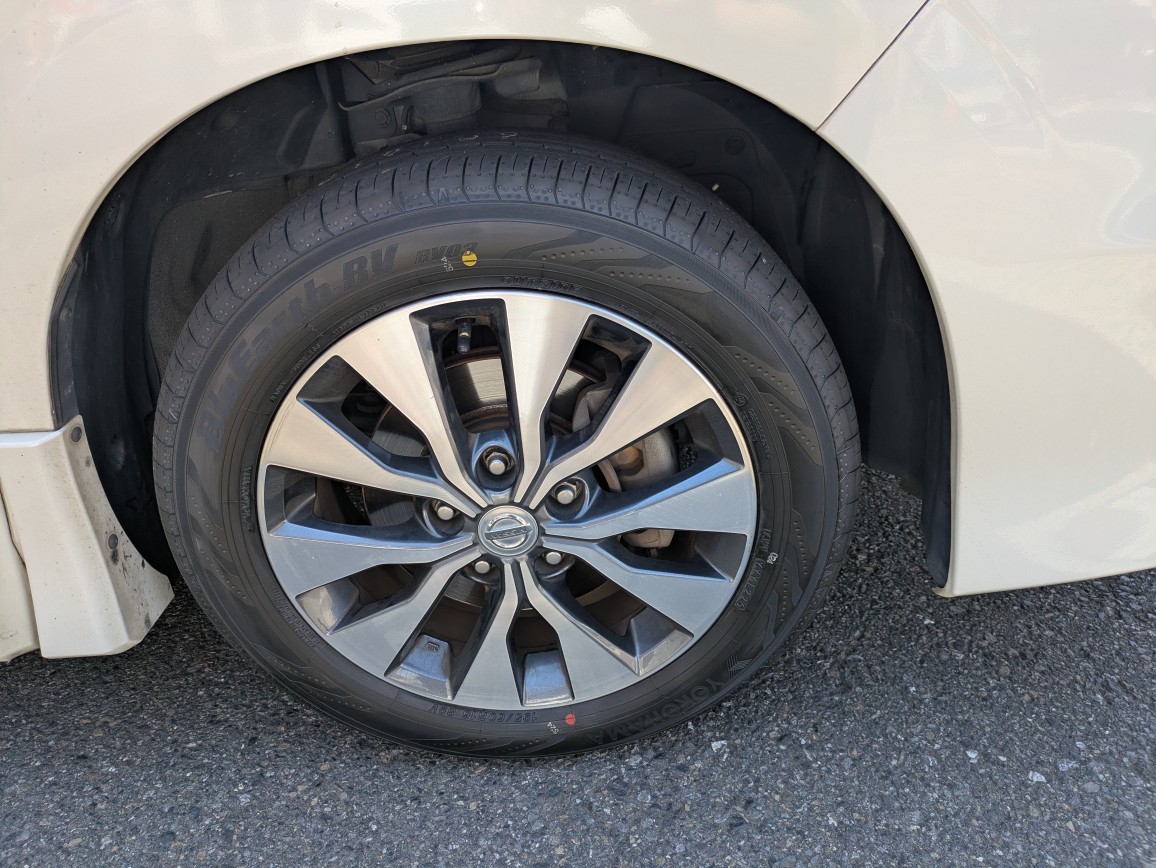新品 YOKOHAMA BluEarth RV-02 195/60R16 16インチ 夏タイヤ 4本 21年製 セレナ ラフェスタ プジョー2008等　(VTF881) セレナ ヨコハマ ブルーアースRV RV03 195/60R16 | 日産 セレナ タイヤ