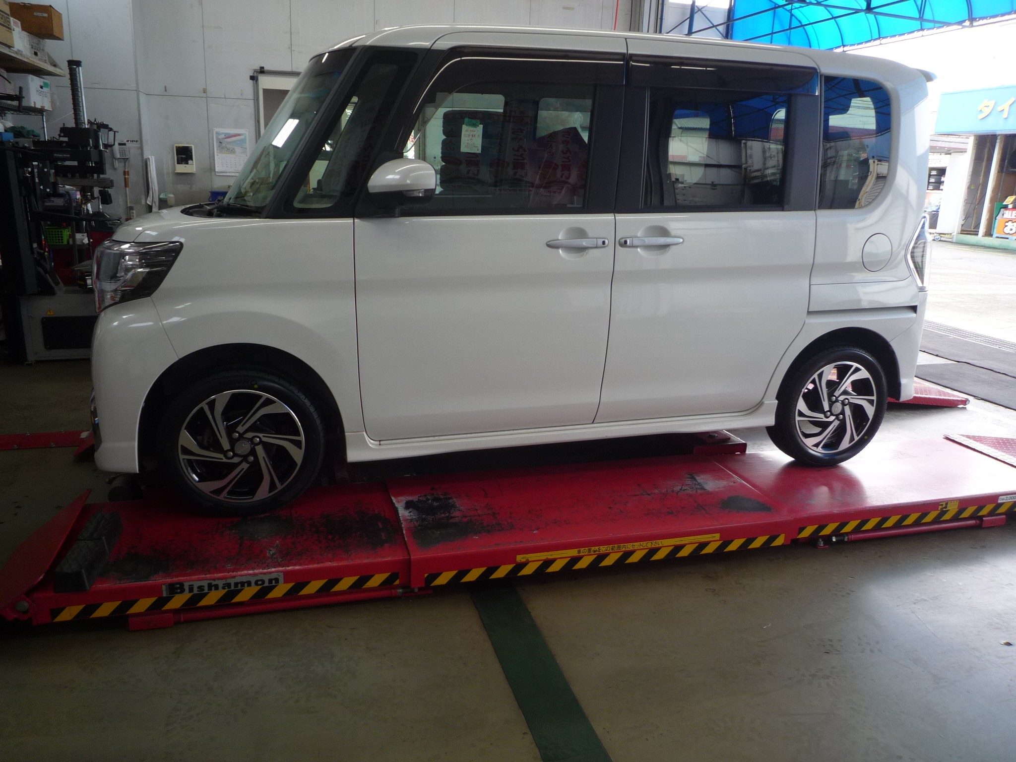 タイヤ交換】ダイハツ タント ニューノ 165/55R15 | ダイハツ タント