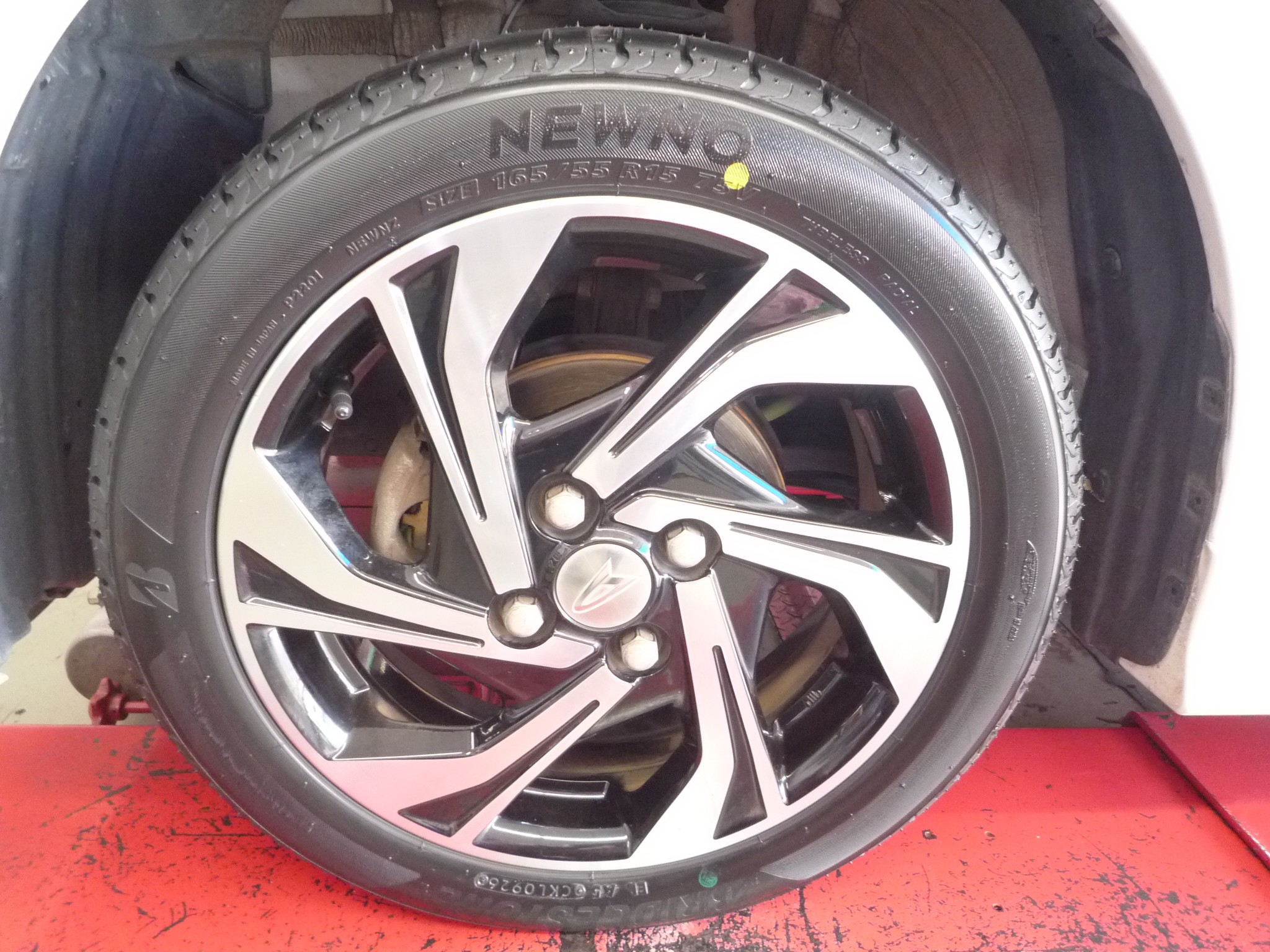 タイヤ交換】ダイハツ タント ニューノ 165/55R15 | ダイハツ タント