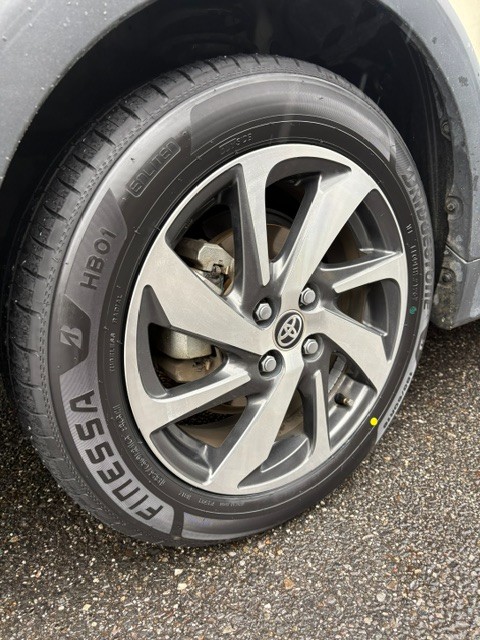 トヨタ アクア タイヤ交換 フィネッサHB01 185/60R16 | トヨタ アクア