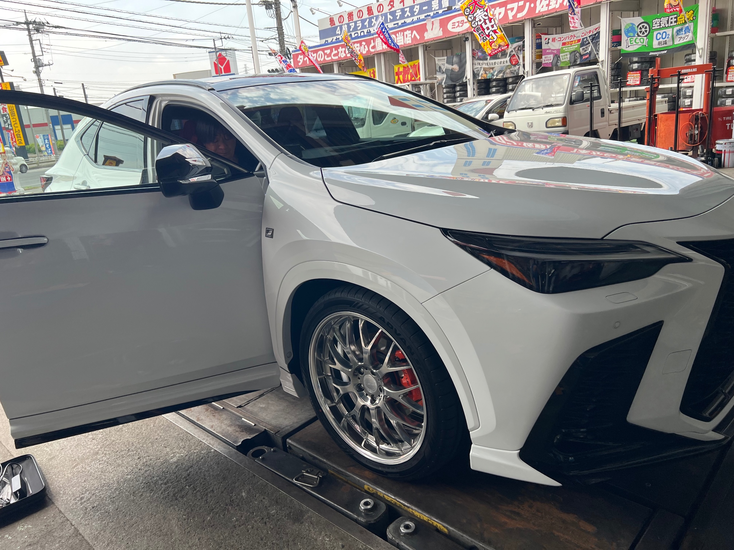 作業事例：レクサスRX F SPORT TPMS（空気圧センサー）登録でご来店