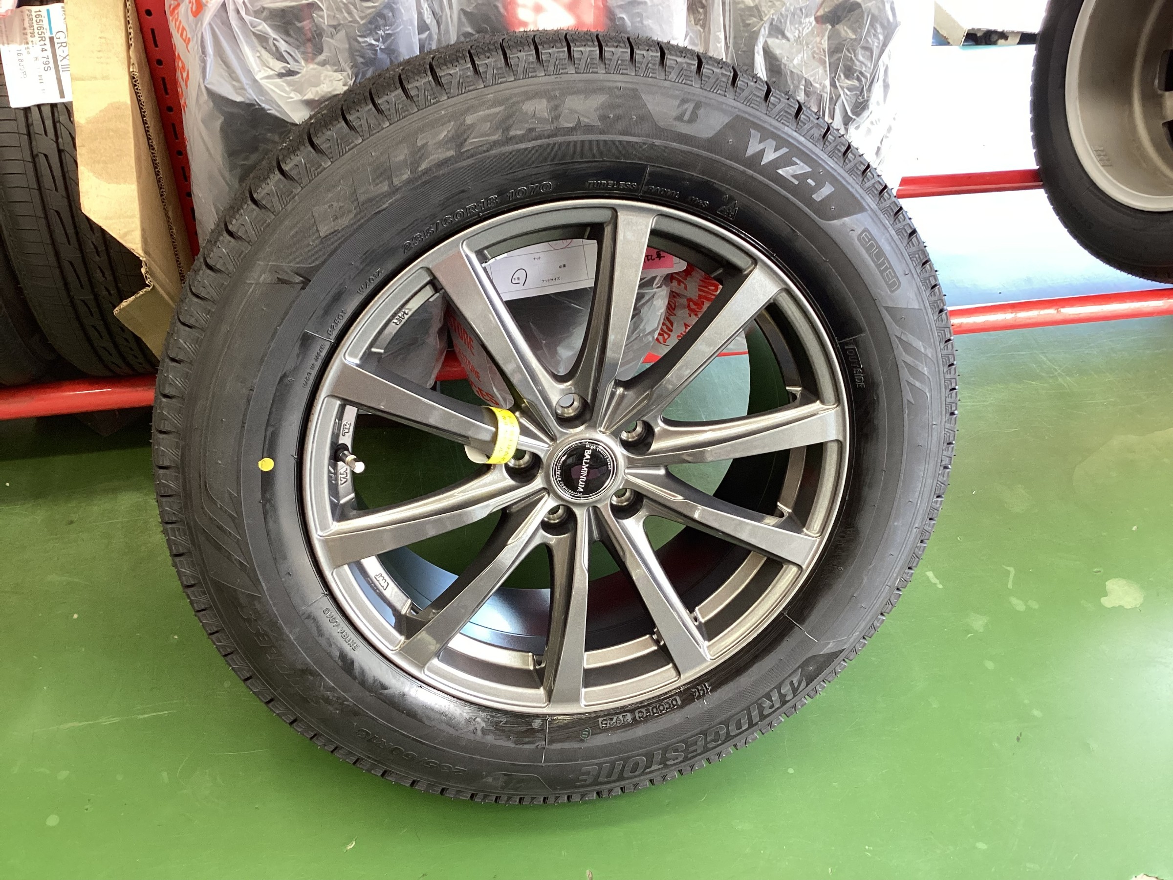クラウンスポーツにブリザックWZ-1｜235/60R18アルミセットご購入