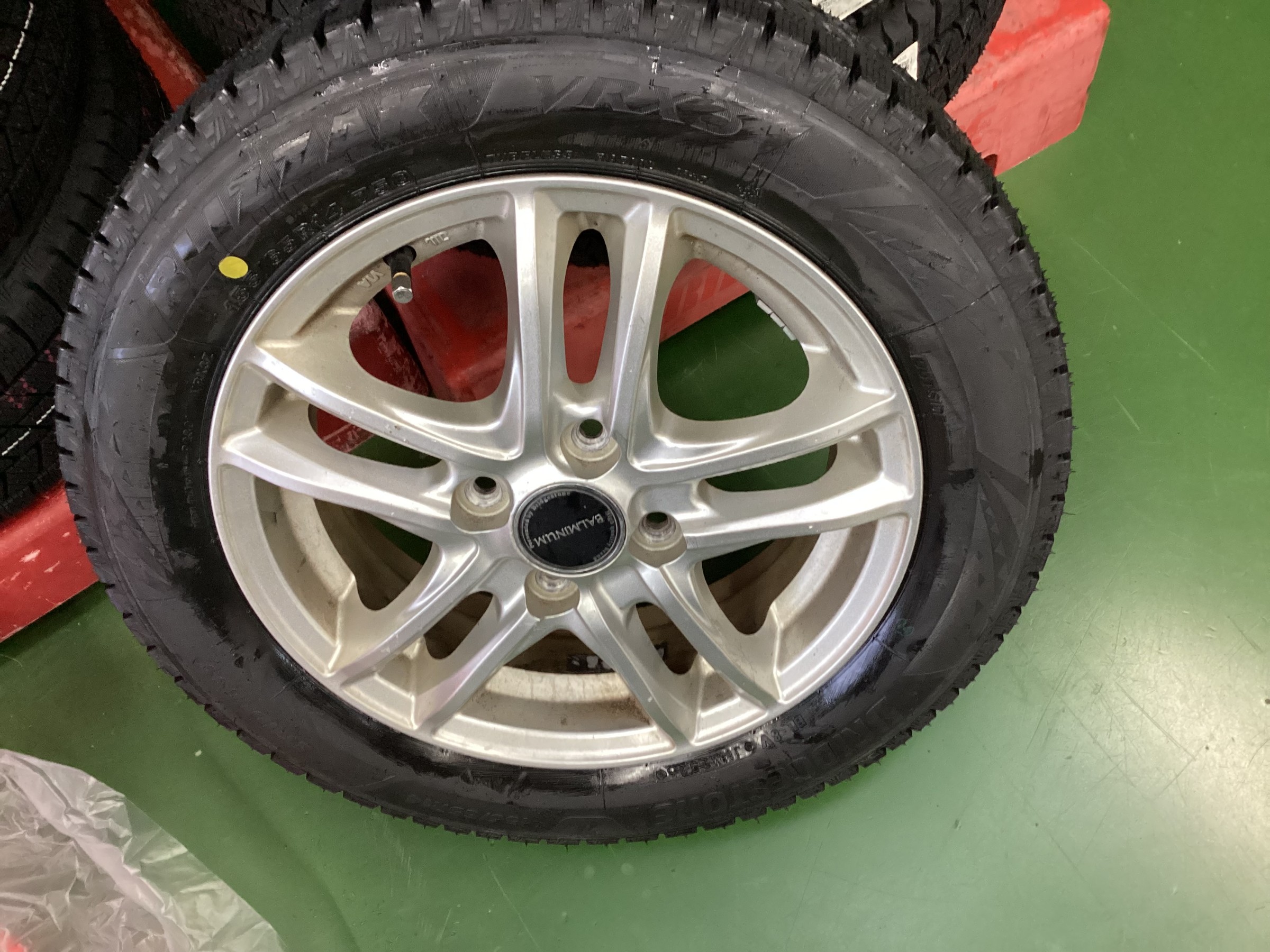 Naoさま専用 トヨタ純正16インチアルミホイール付きブリザックVRX3　1本 NワンにブリザックVRX3｜155/65R14ご購入いただきました。 | ホンダ N