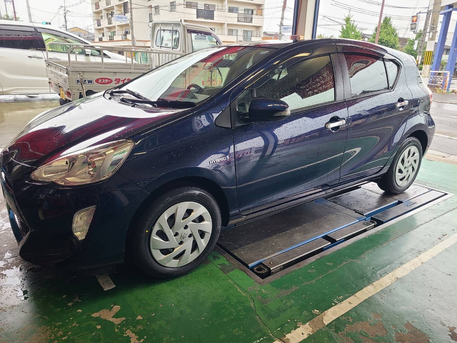 アクアタイヤ交換 フィネッサ 175/65R15 | 技術・サービス・日記