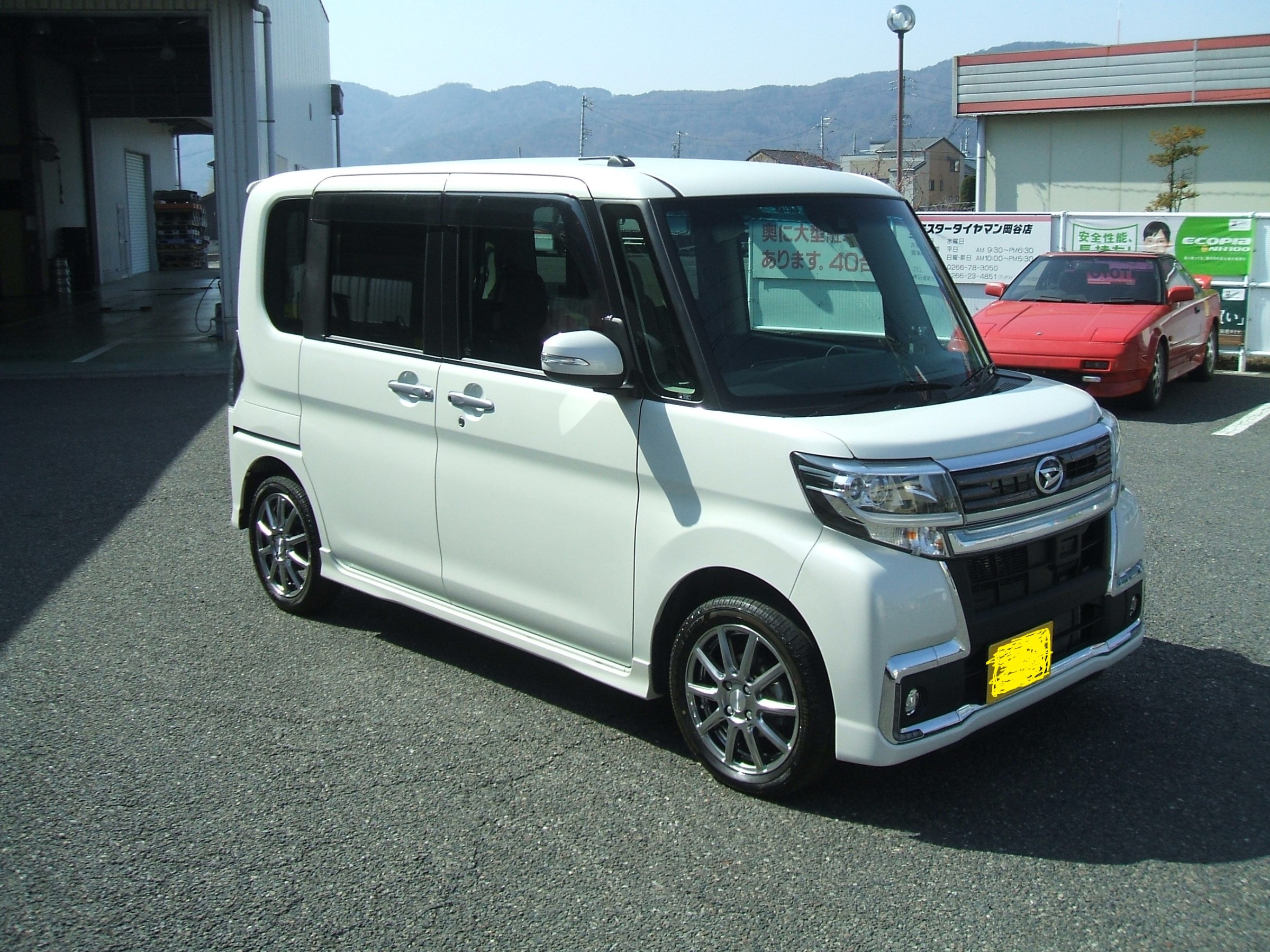 白い車にハイパーダークシルバーがGOOD!!