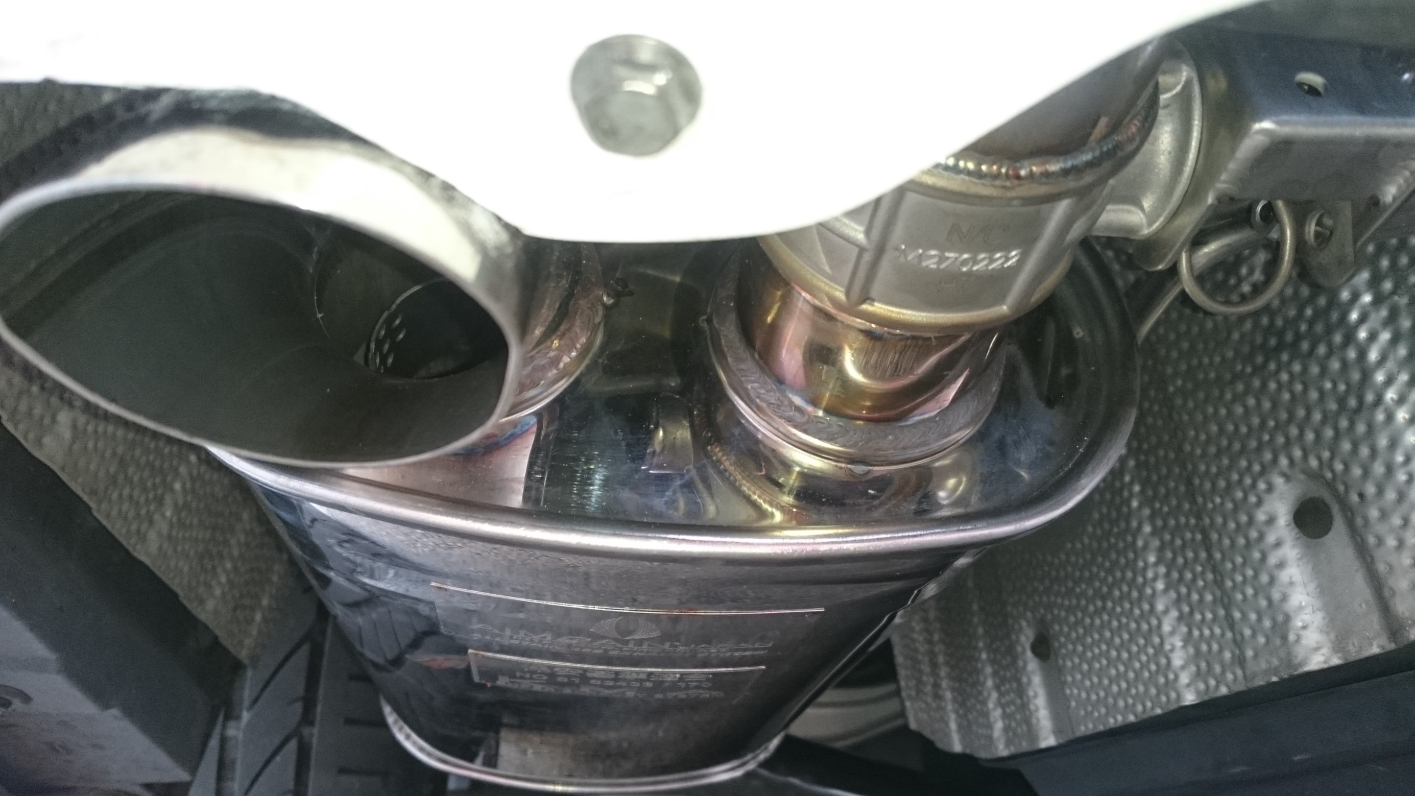 レクサスLSに可変バルブ付きマフラー取り付け | レクサス LS その他